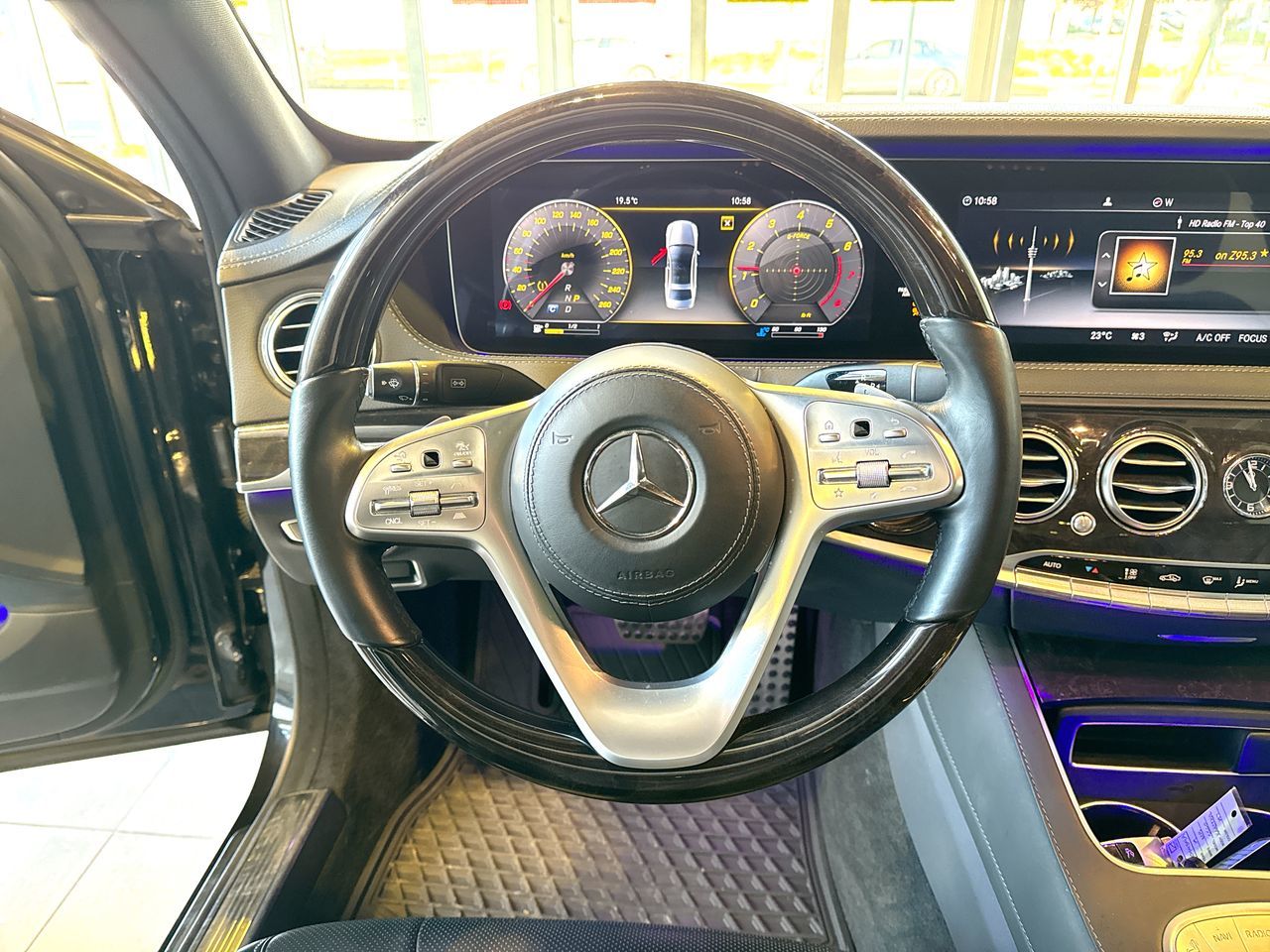 2019  S560
