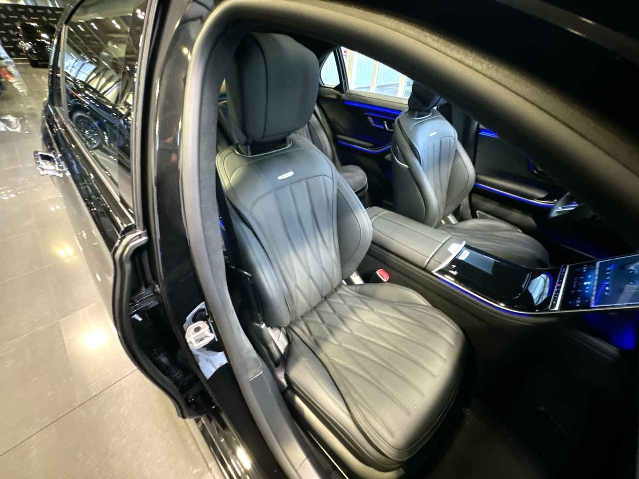 Mercedes-Benz S63E AMG  2025 à Vancouver, Colombie-Britannique