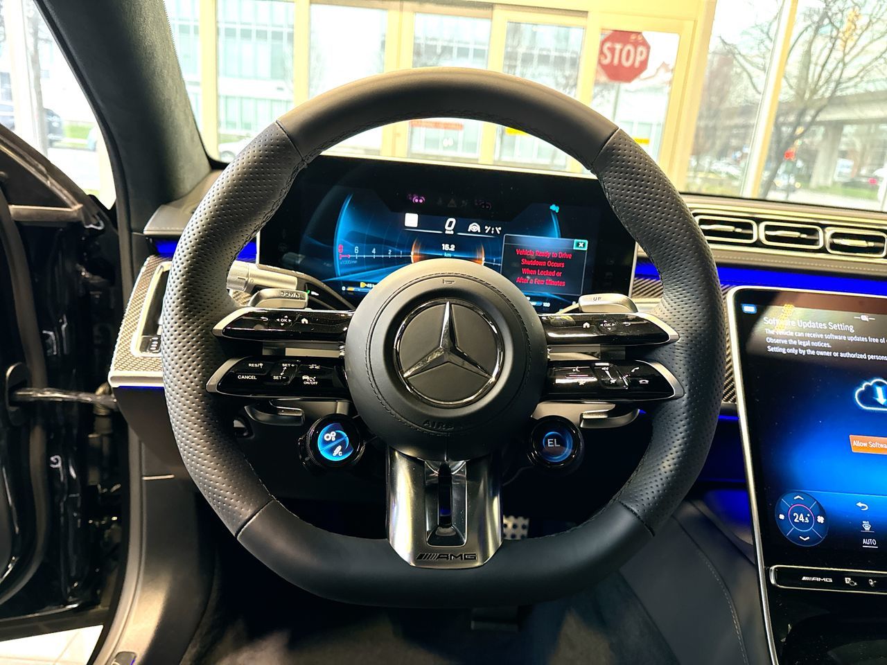 Mercedes-Benz S63E AMG  2025 à Vancouver, Colombie-Britannique