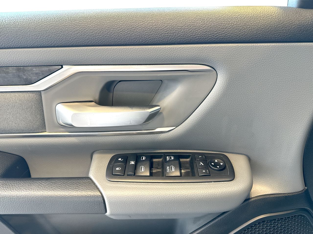 2019 Ram RAM 1500 Crew Cab 4x4 (dt) in Vancouver, British Columbia