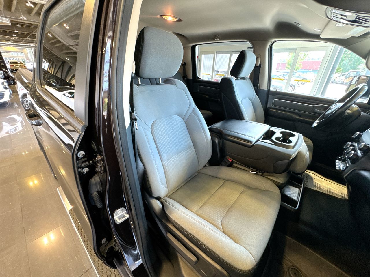 2019 Ram RAM 1500 Crew Cab 4x4 (dt) in Vancouver, British Columbia