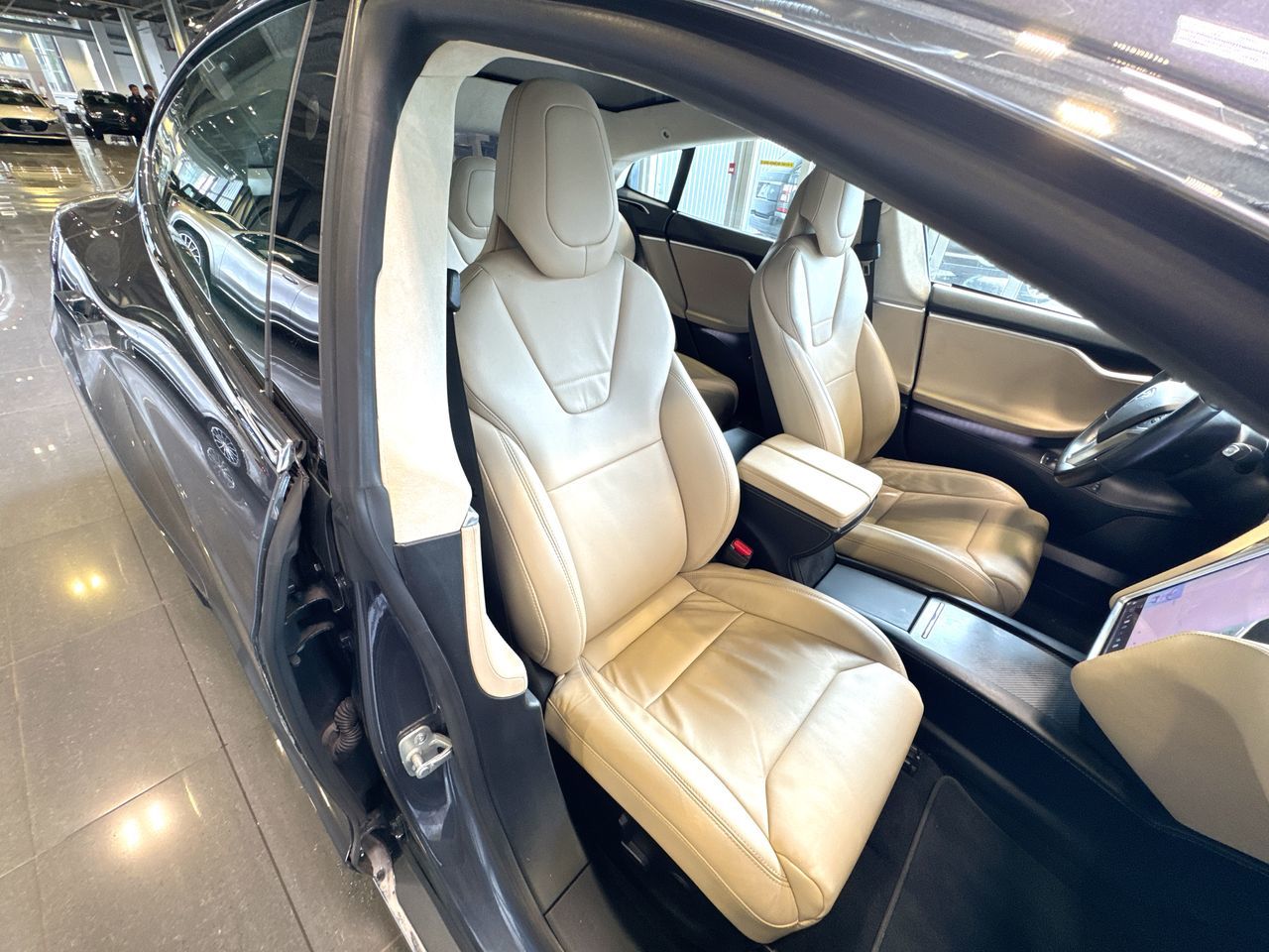 2017 Tesla Model S in Vancouver, British Columbia