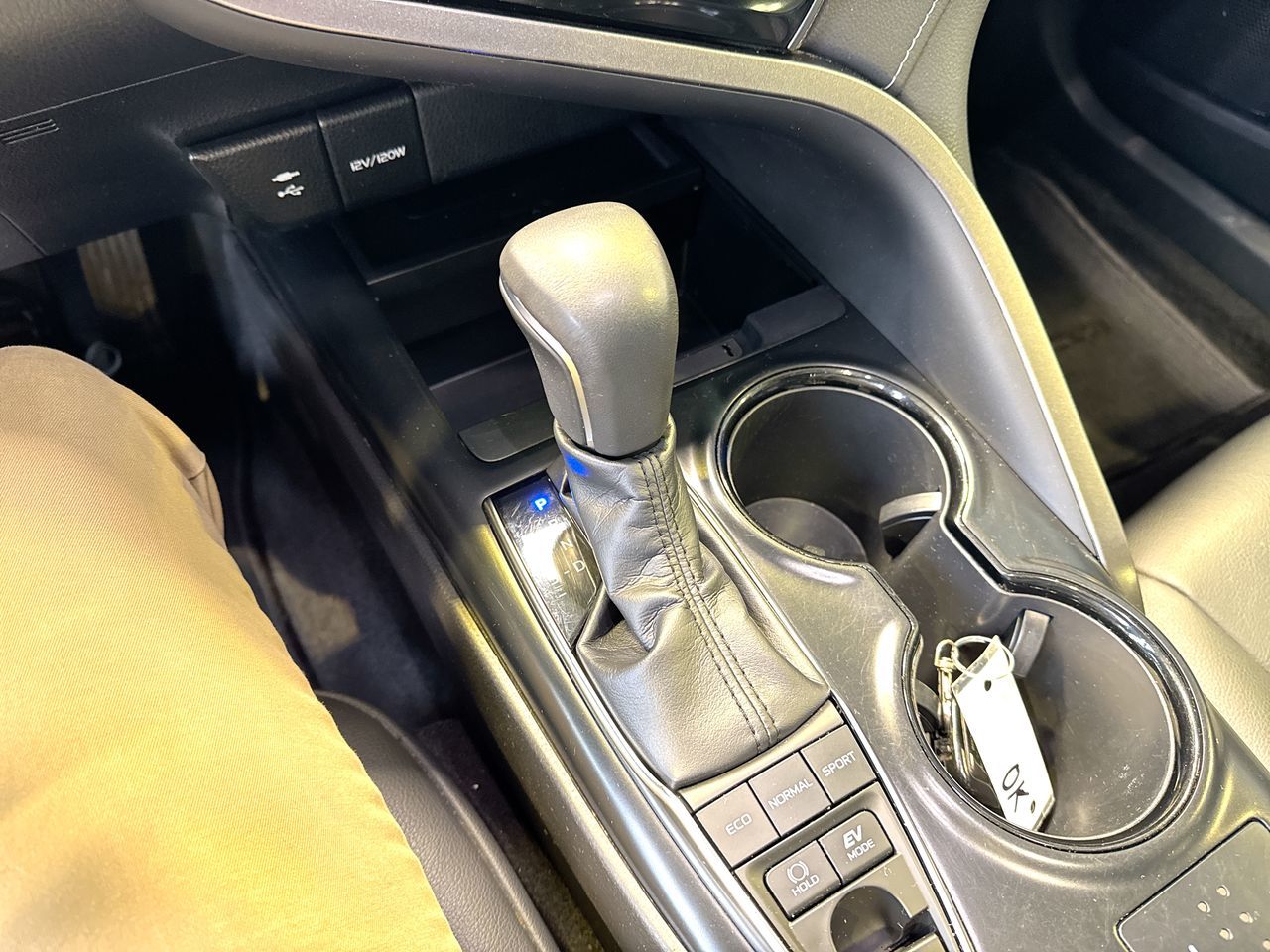 Toyota Camry Hybrid  2019 à Vancouver, Colombie-Britannique