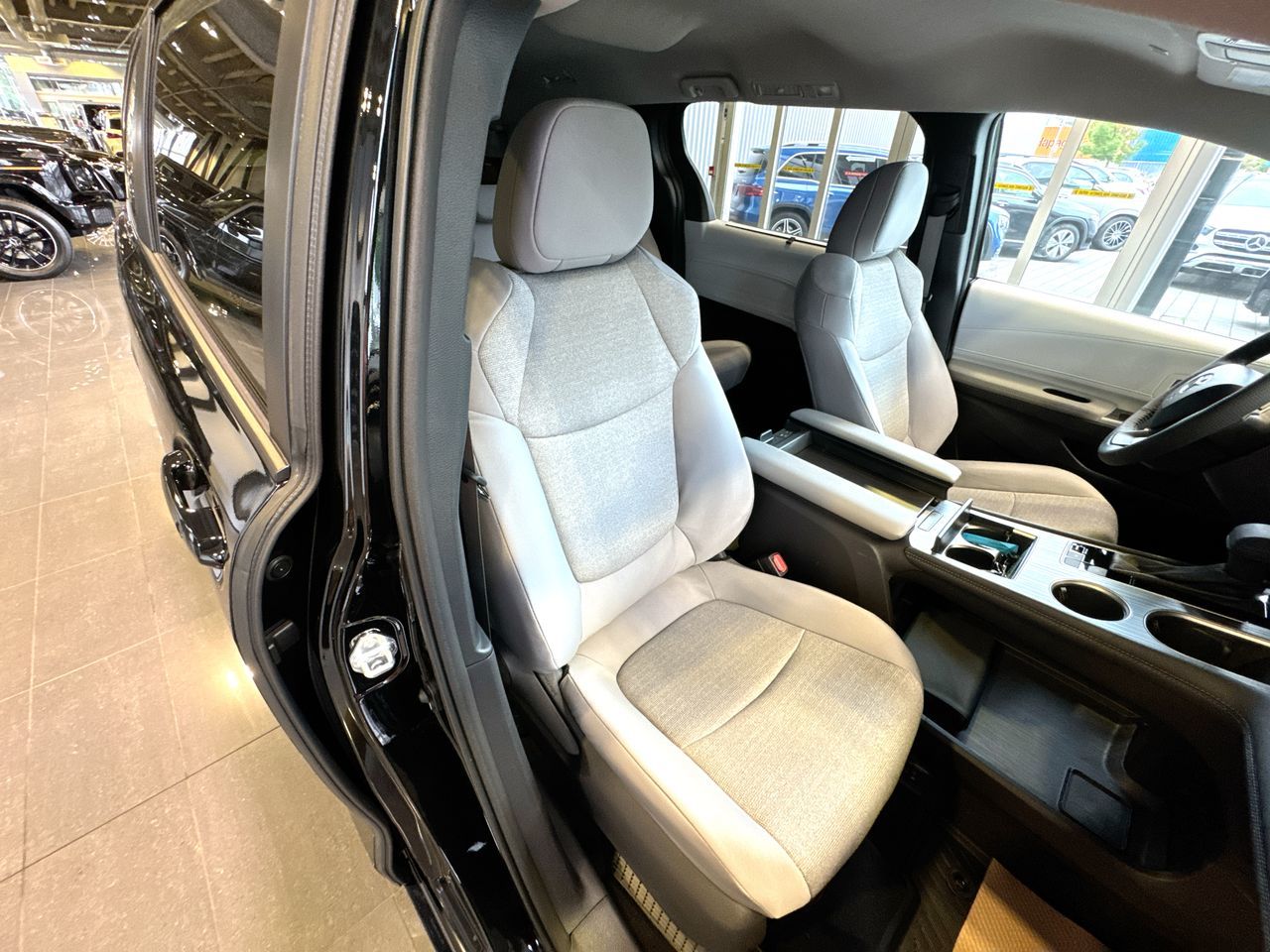 2025 Toyota Sienna Hybrid