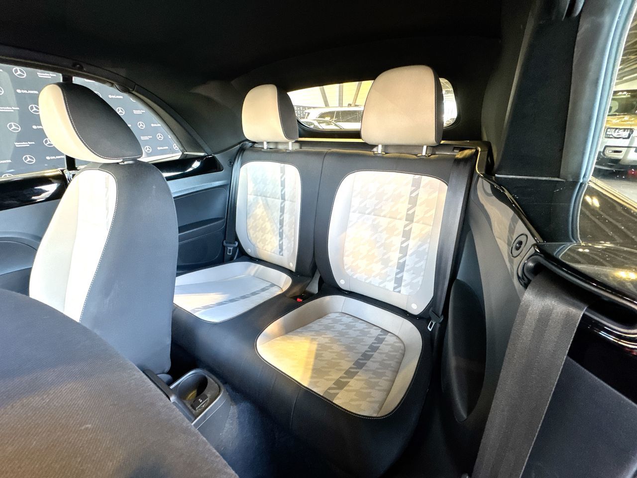 Volkswagen The Beetle Convertible  2018 à Vancouver, Colombie-Britannique