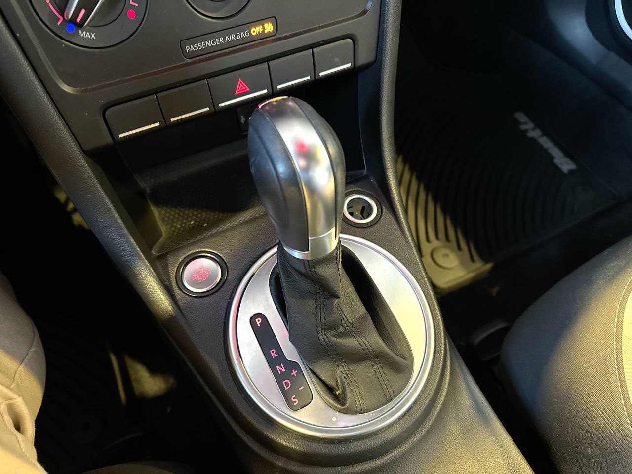 Volkswagen The Beetle Convertible  2018 à Vancouver, Colombie-Britannique