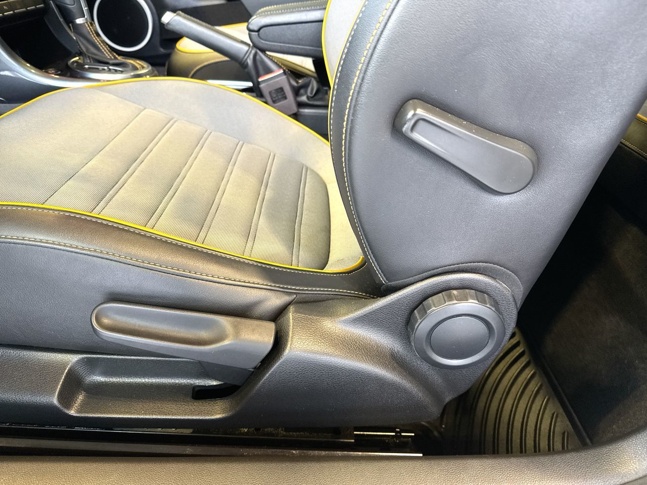 2018 Volkswagen The Beetle in Vancouver, British Columbia