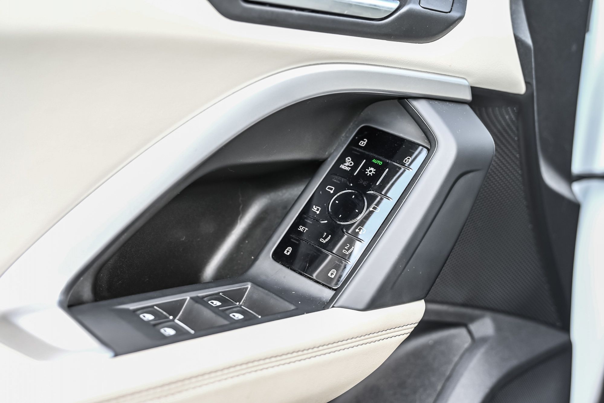2025 Audi New Q5 in Dollard-des-Ormeaux, Quebec