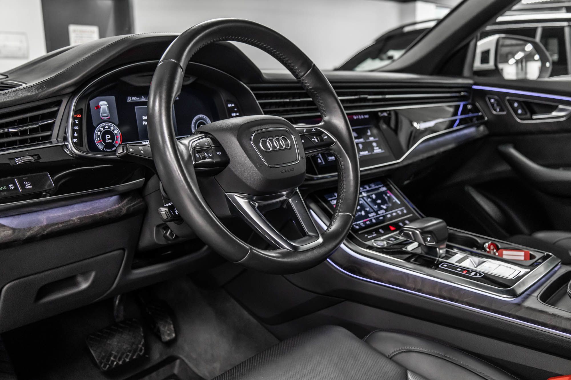 Audi Q8  2019 à Dollard-des-Ormeaux, Québec