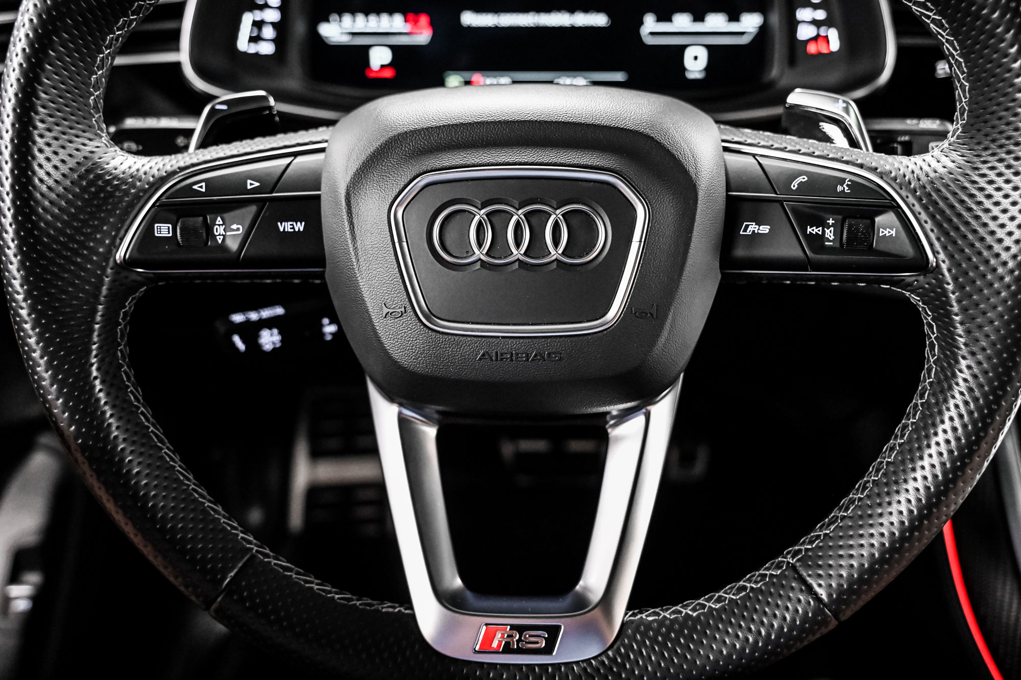 2022 Audi RS Q8 in Dollard-des-Ormeaux, Quebec