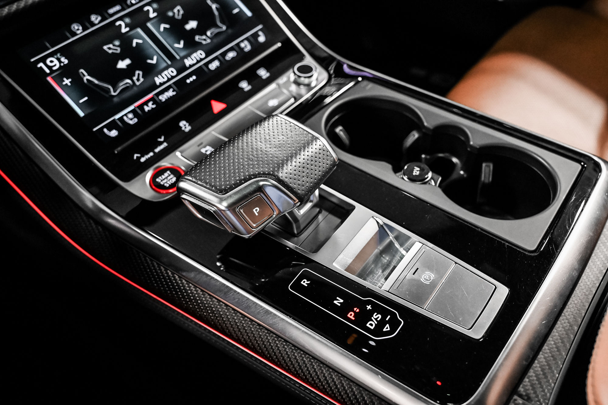 2022 Audi RS Q8 in Dollard-des-Ormeaux, Quebec