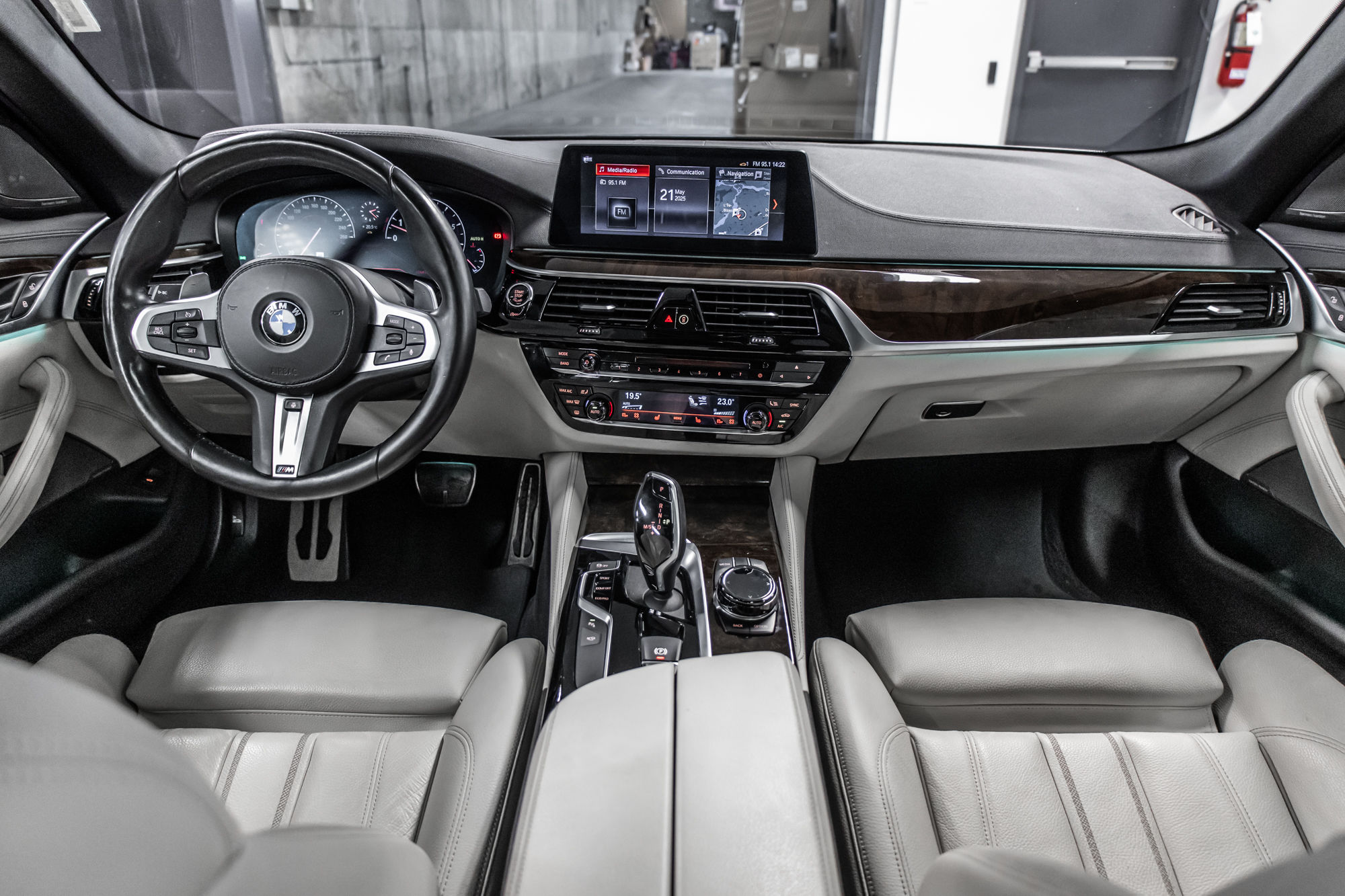2019 BMW 540i in Dollard-des-Ormeaux, Quebec