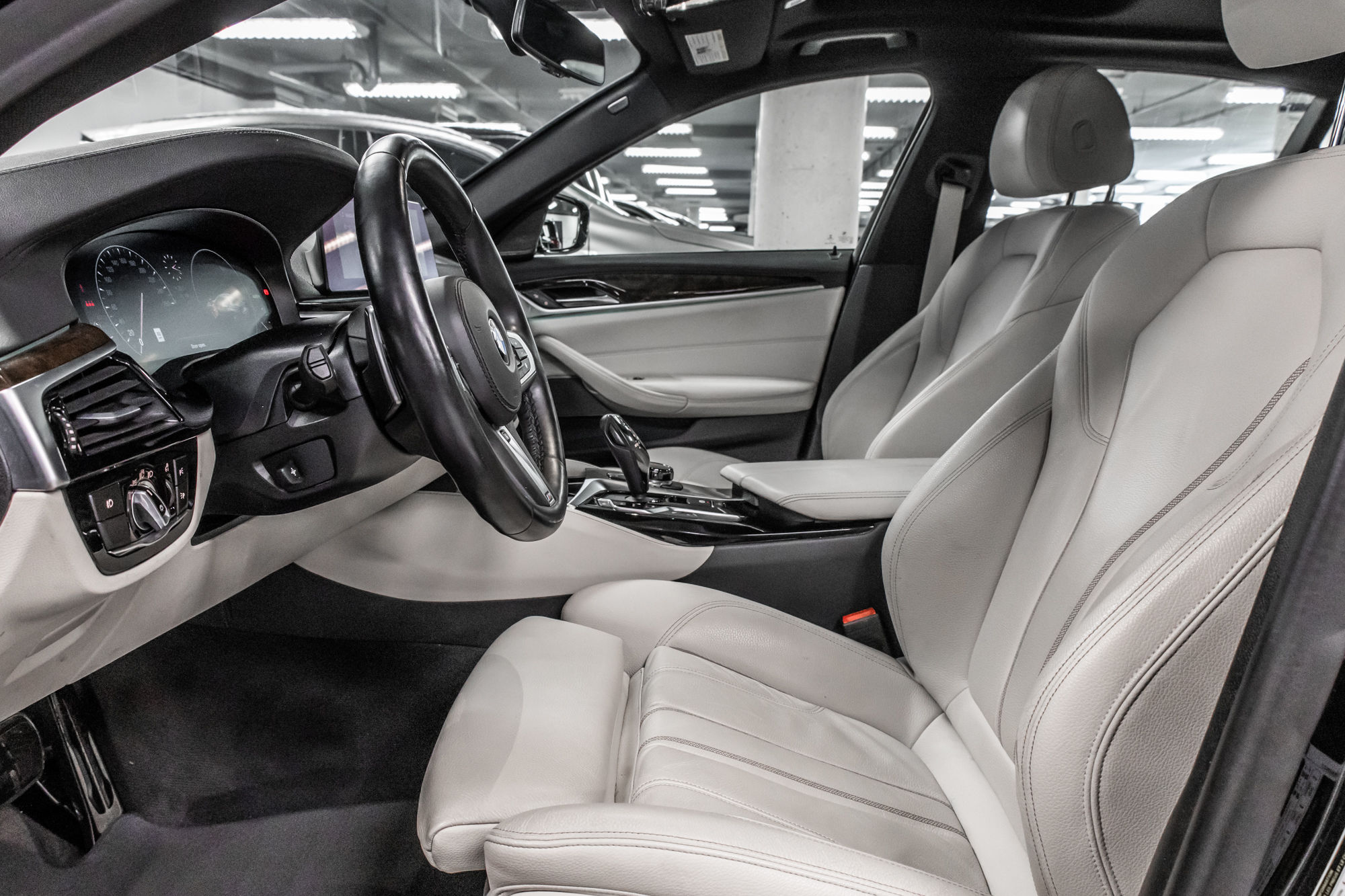 2019 BMW 540i in Dollard-des-Ormeaux, Quebec