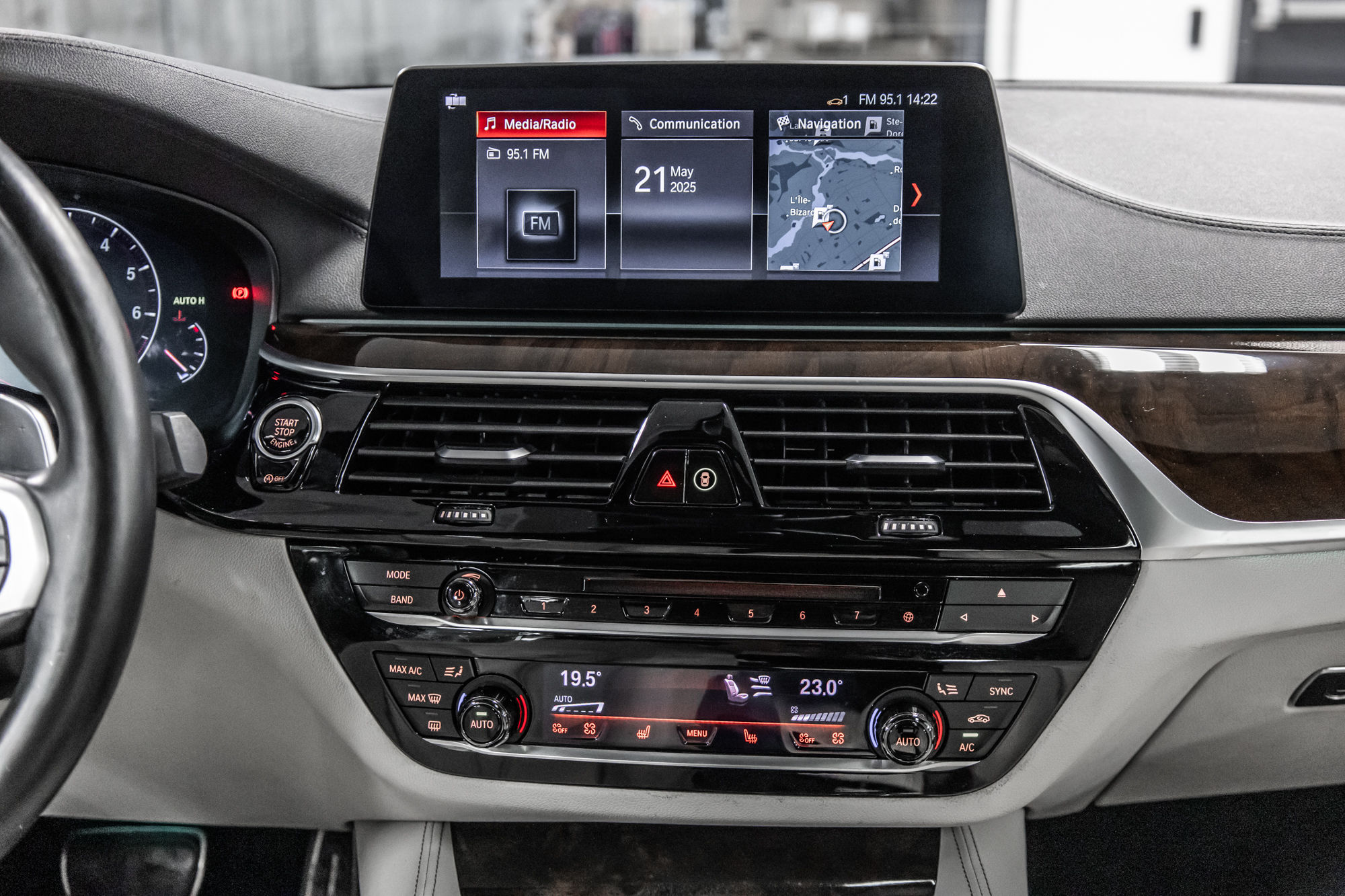 2019 BMW 540i in Dollard-des-Ormeaux, Quebec