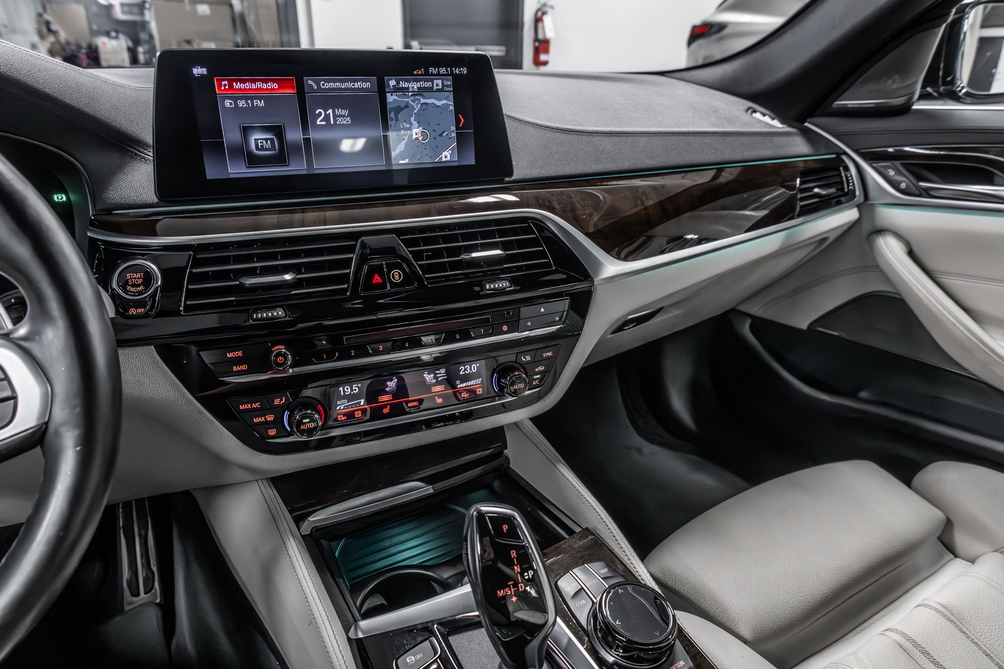2019 BMW 540i in Dollard-des-Ormeaux, Quebec