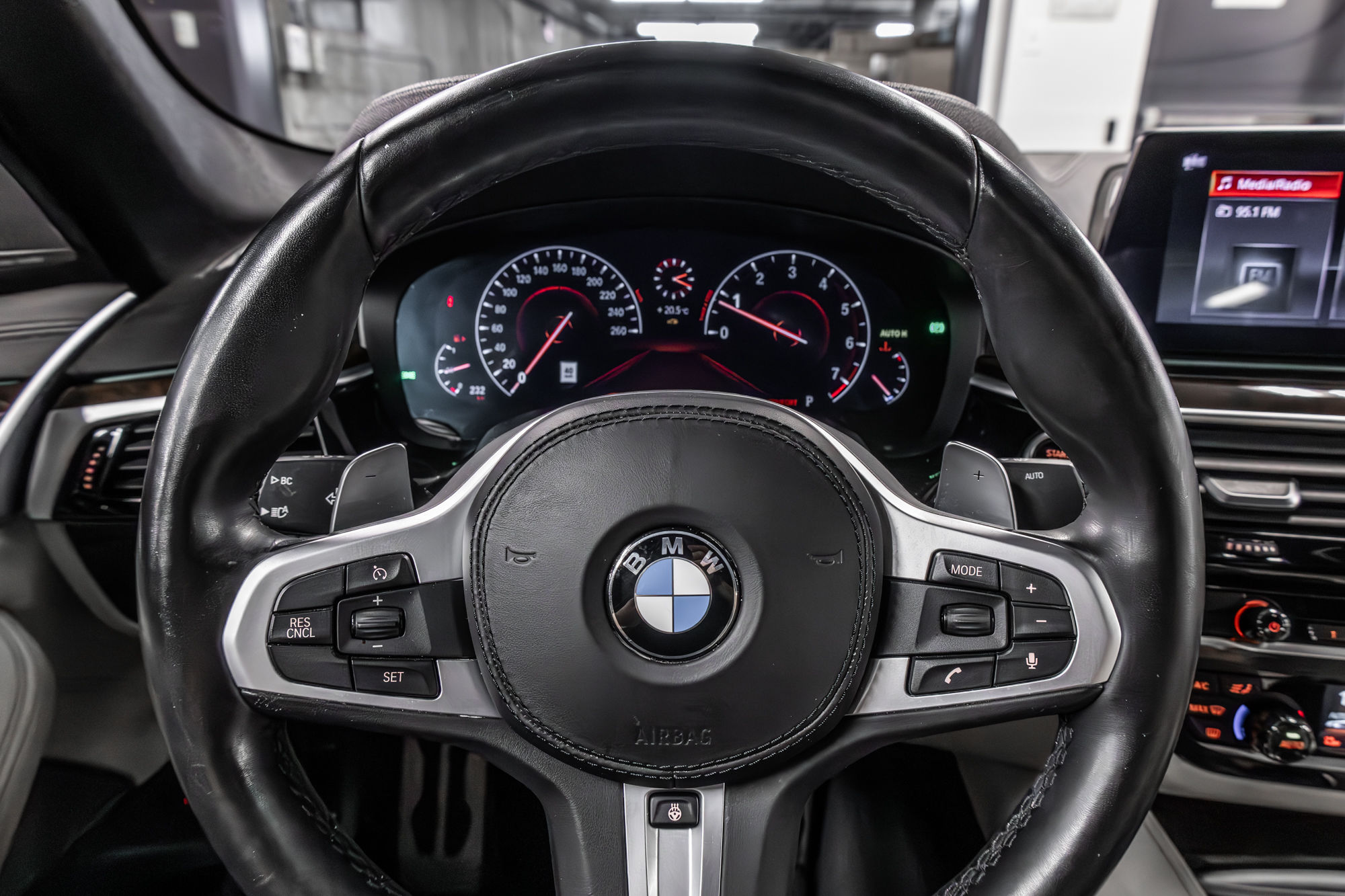 2019 BMW 540i in Dollard-des-Ormeaux, Quebec