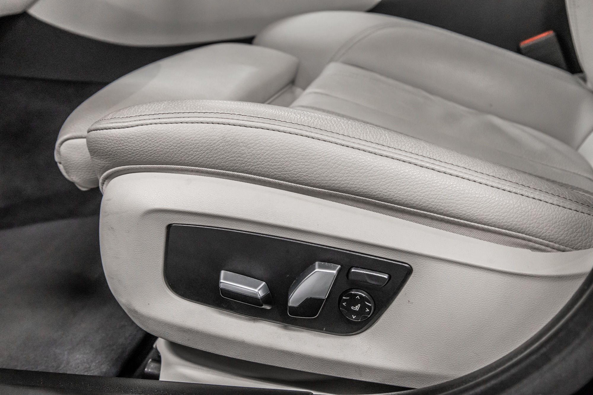 2019 BMW 540i in Dollard-des-Ormeaux, Quebec