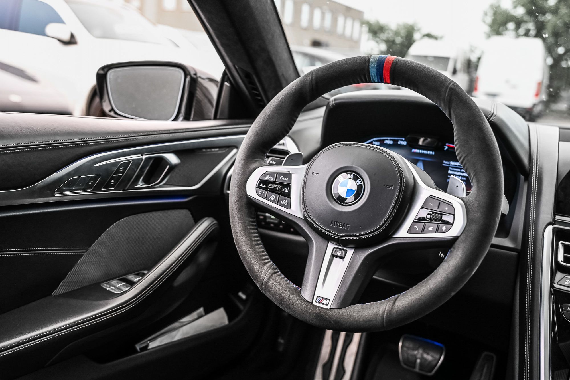 BMW M850i  2021