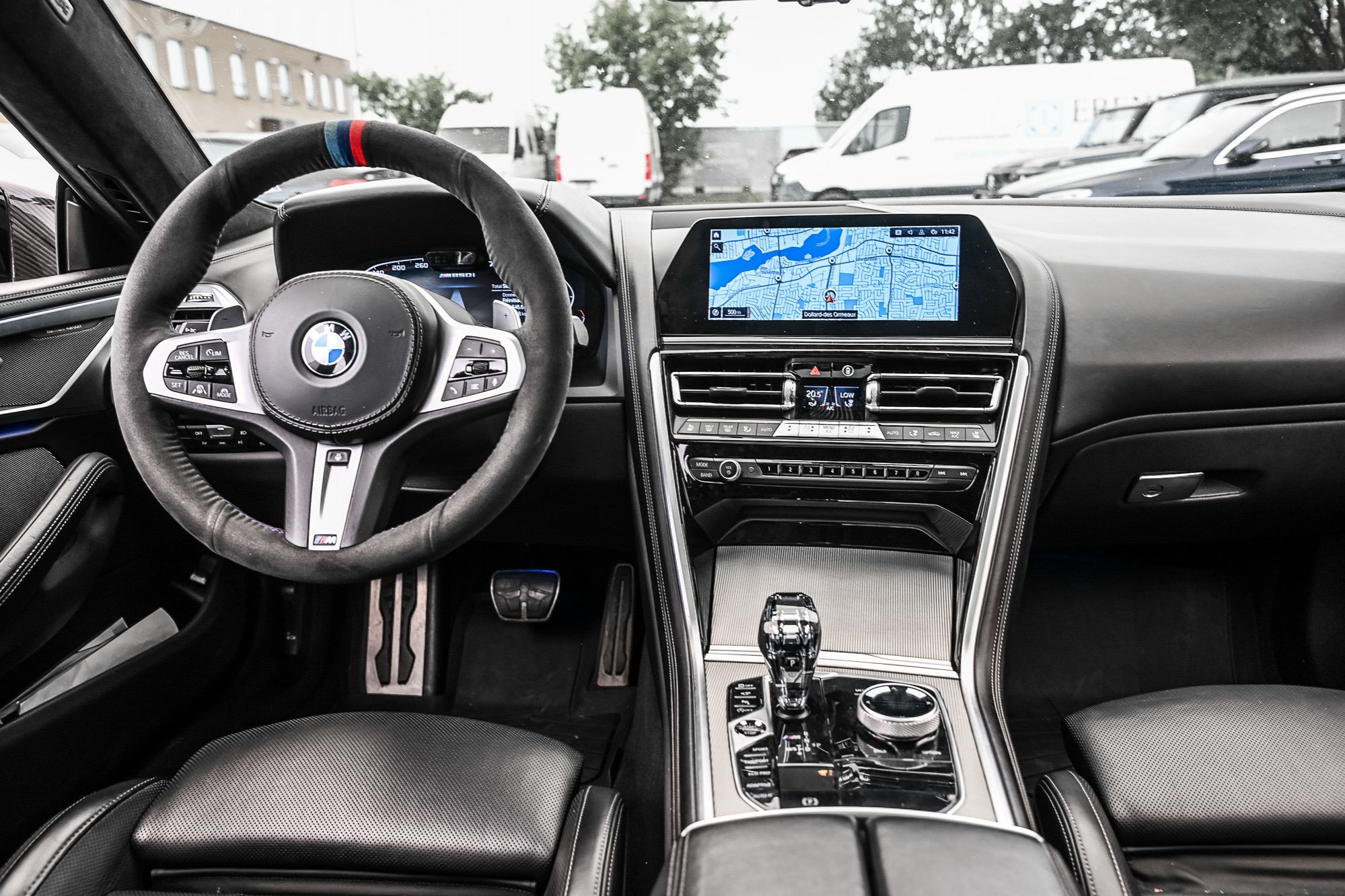 BMW M850i  2021