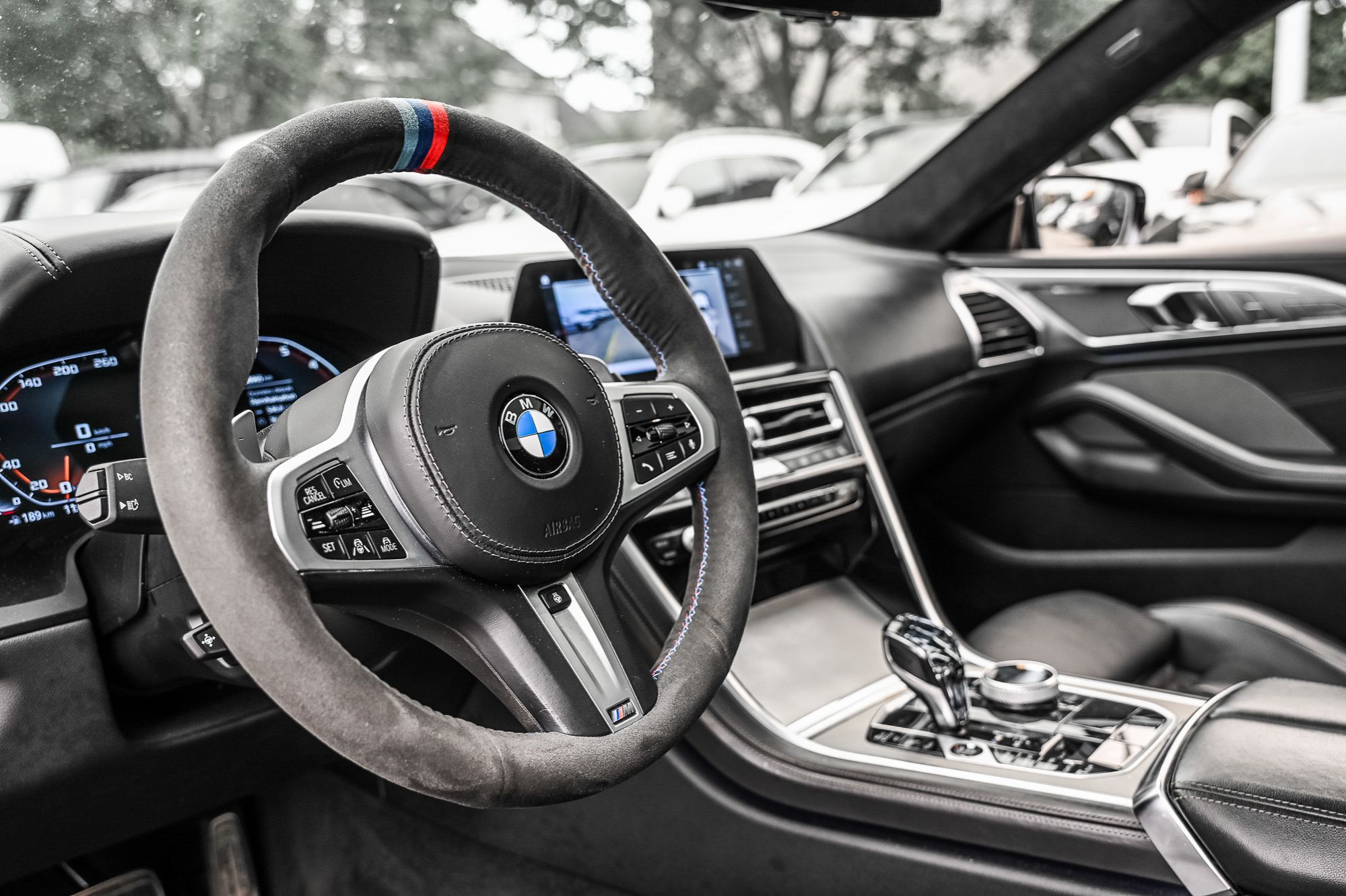 BMW M850i  2021