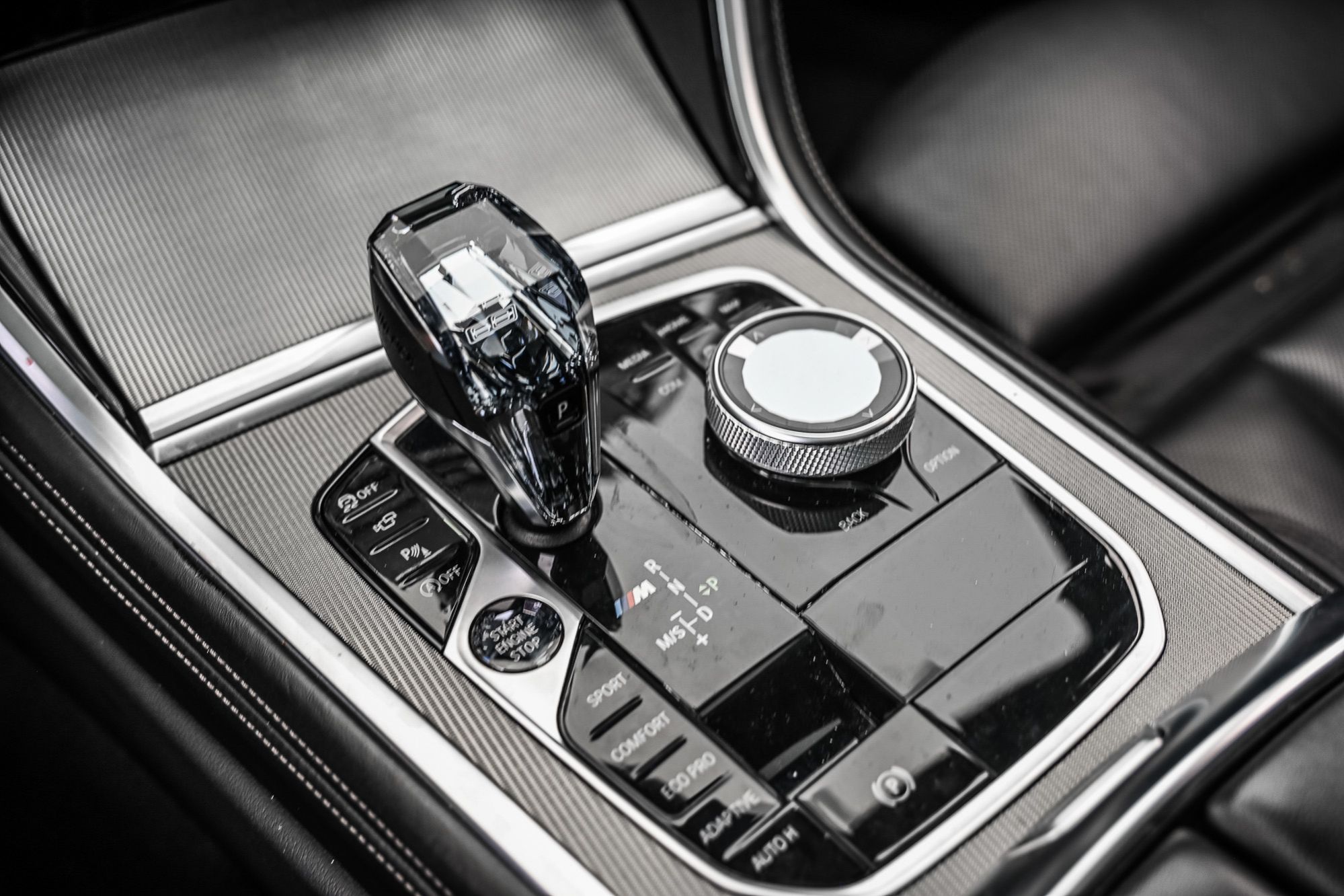 BMW M850i  2021
