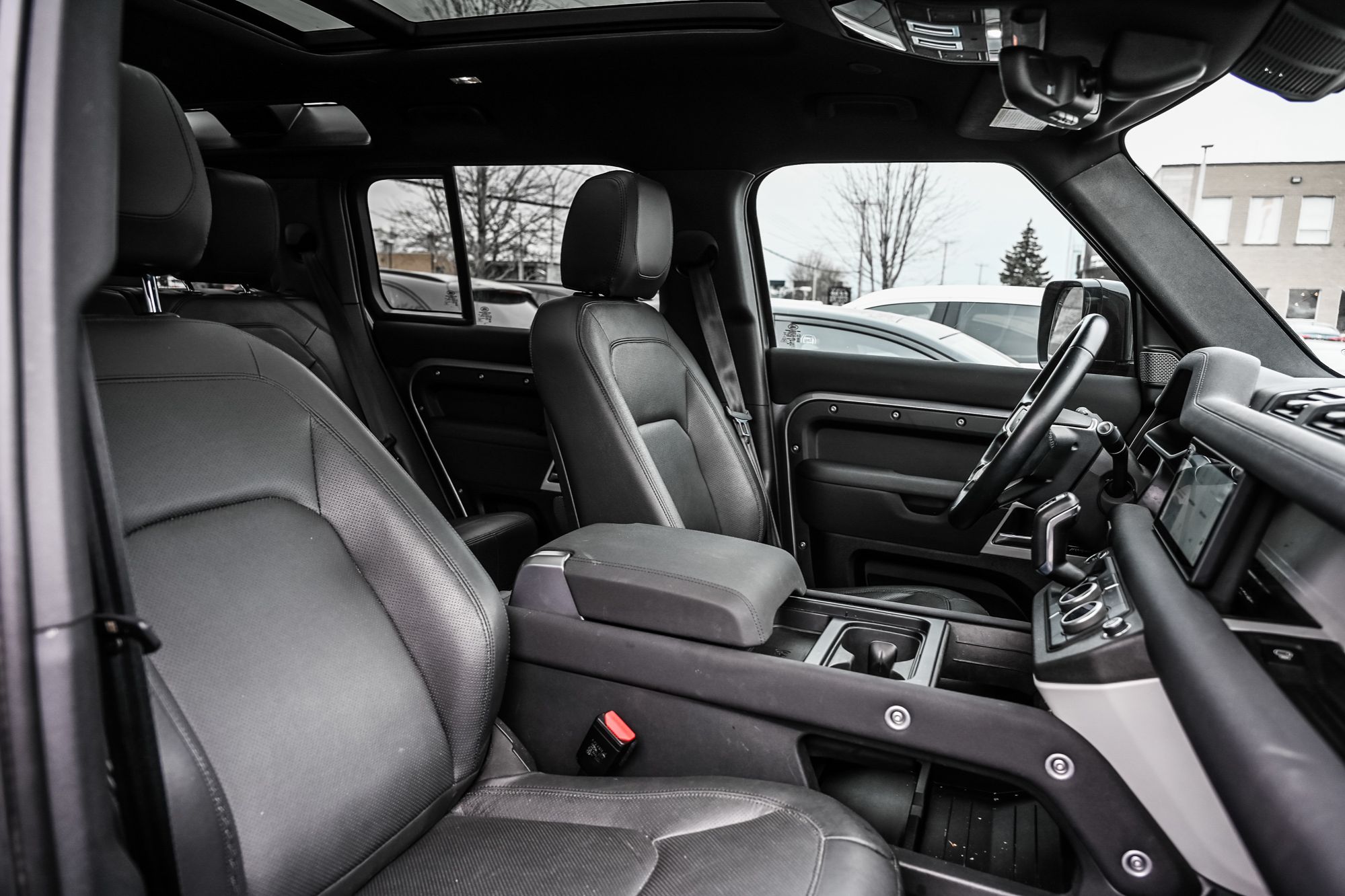 Land Rover Defender  2023