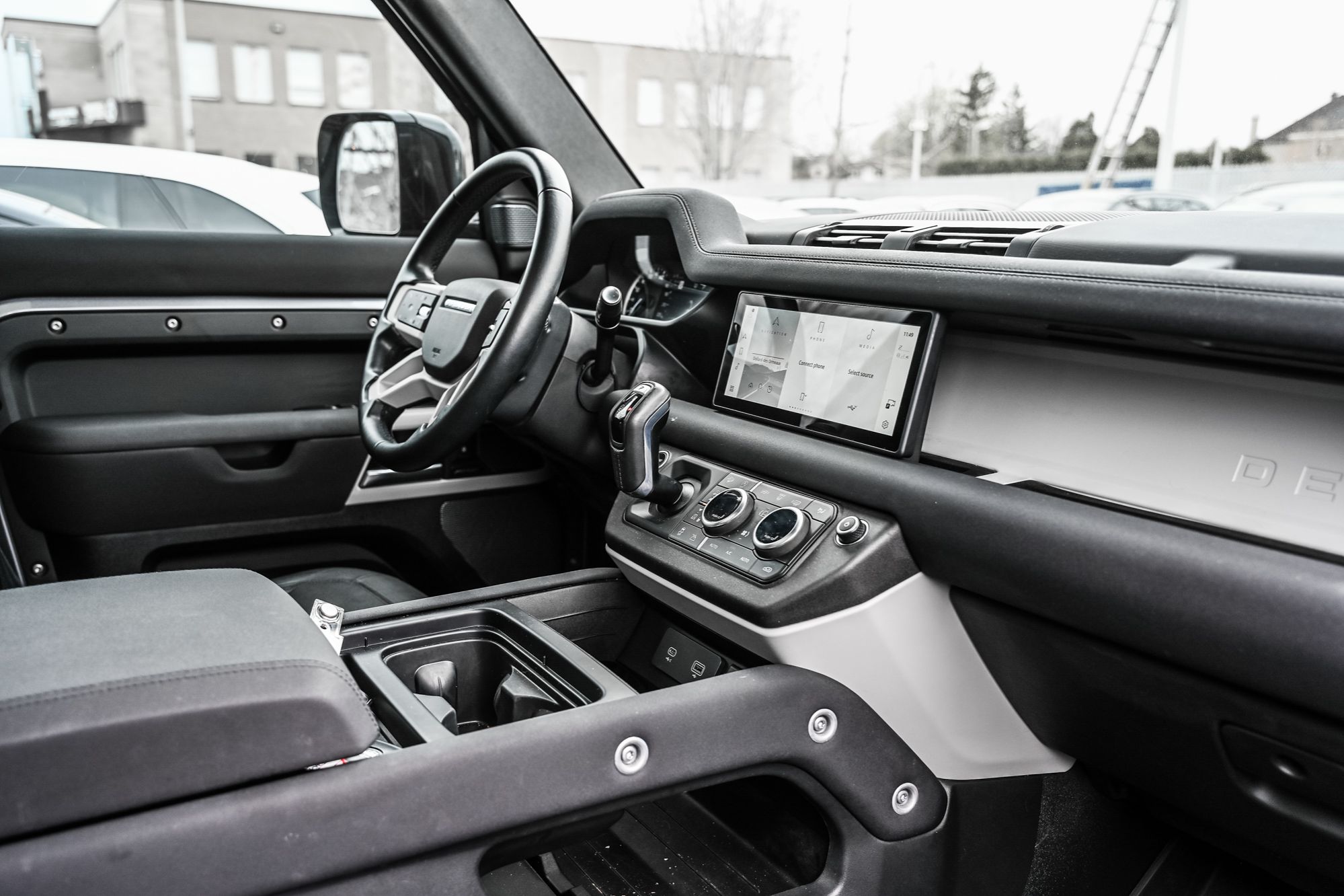 Land Rover Defender  2023