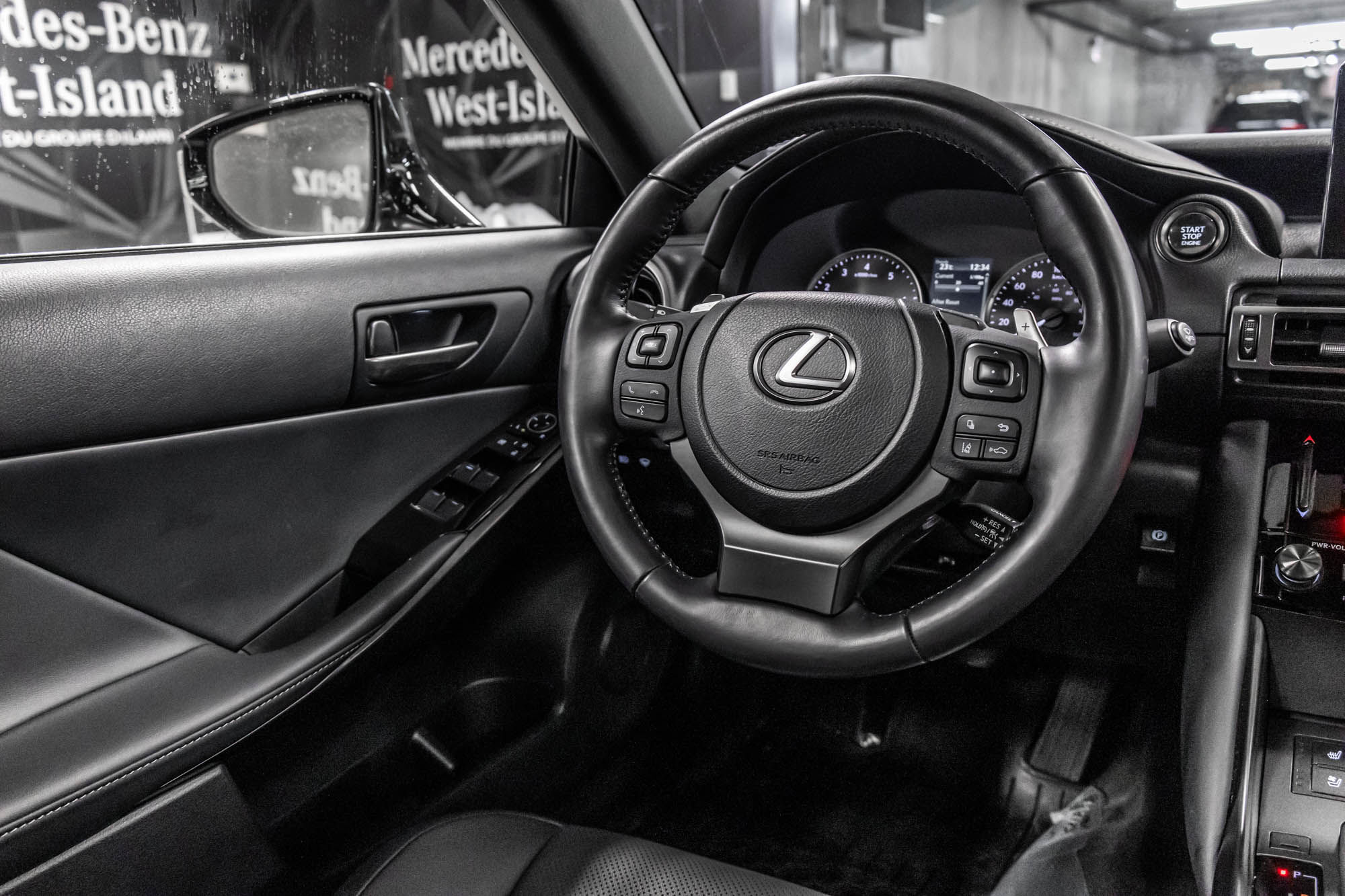 2022 Lexus IS in Dollard-des-Ormeaux, Quebec