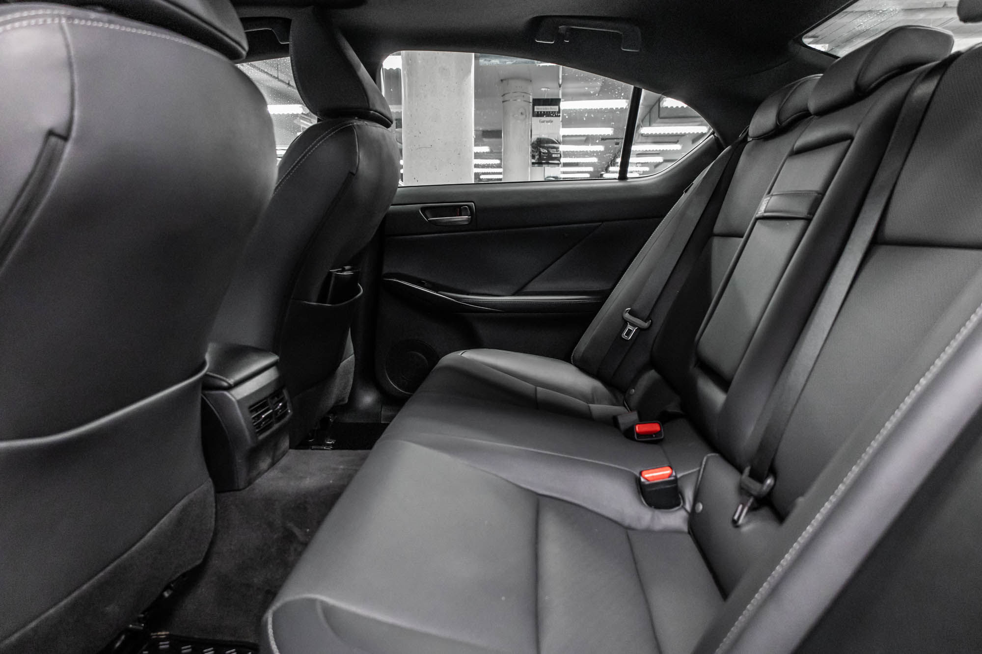 2022 Lexus IS in Dollard-des-Ormeaux, Quebec