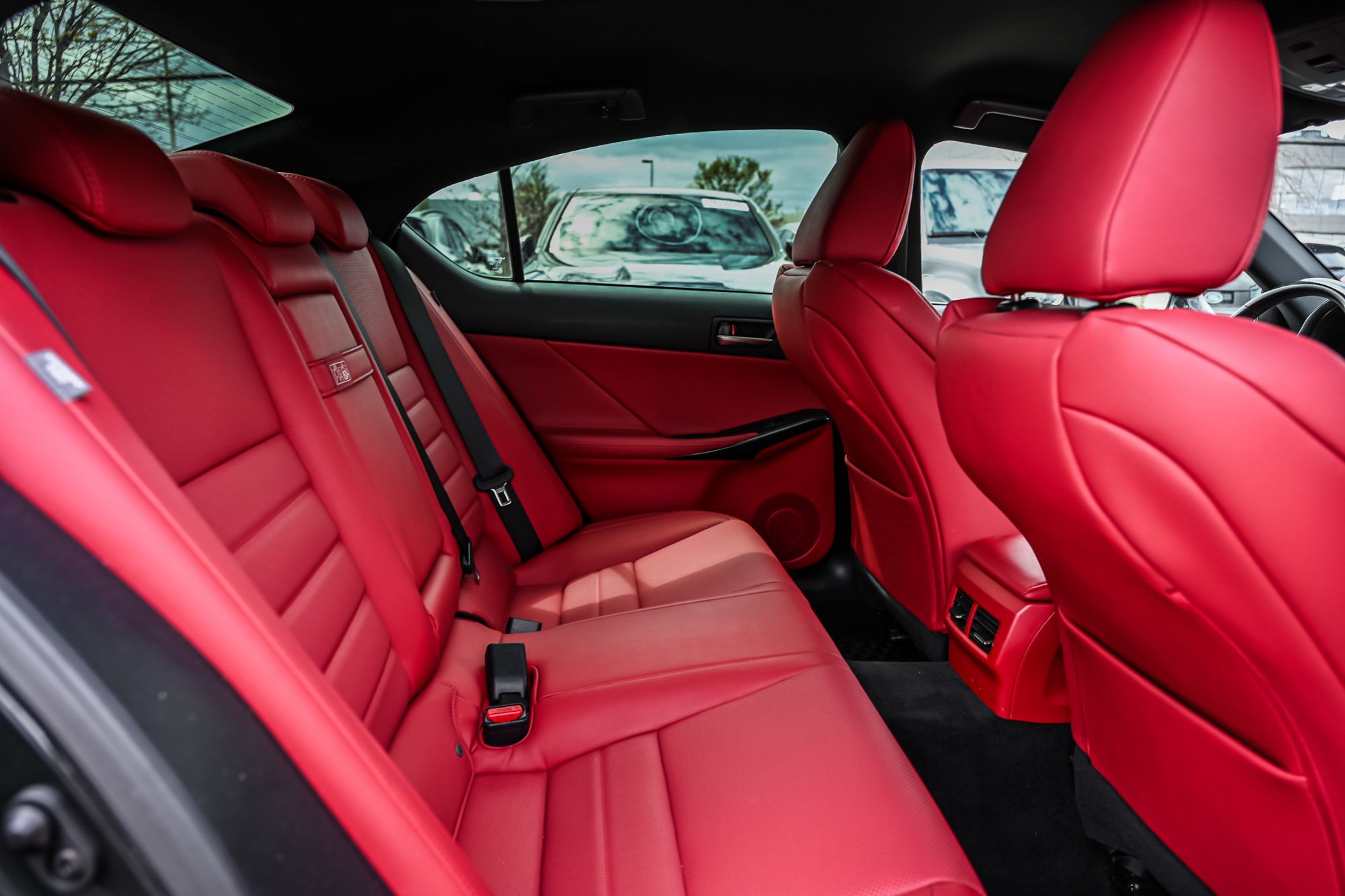 2022 Lexus IS in Dollard-des-Ormeaux, Quebec