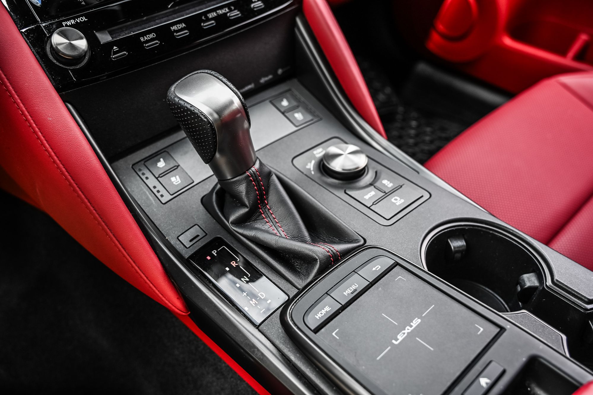 2022 Lexus IS in Dollard-des-Ormeaux, Quebec