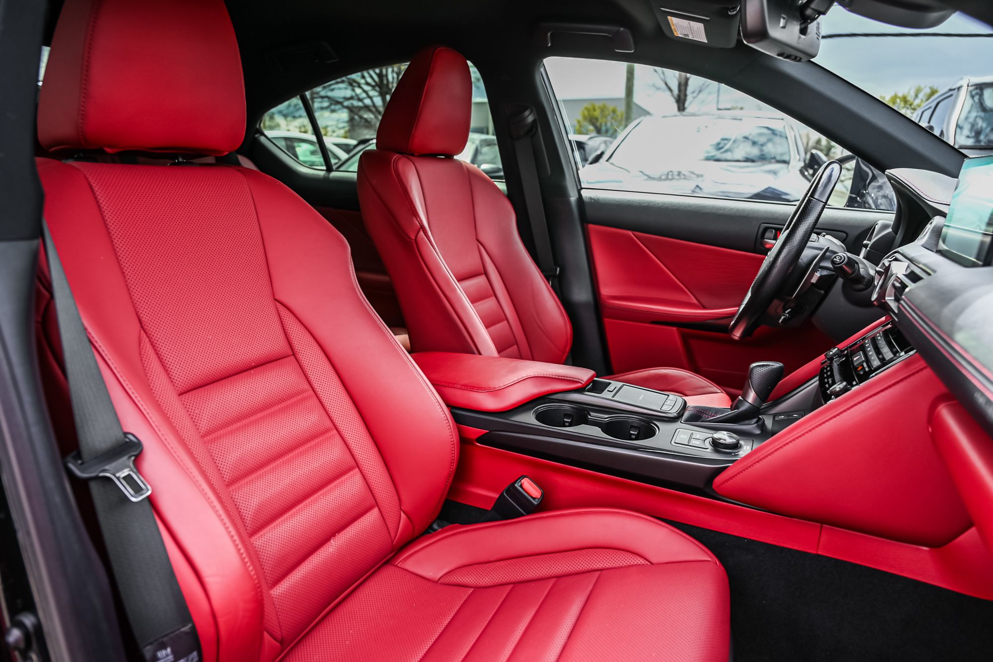 2022 Lexus IS in Dollard-des-Ormeaux, Quebec