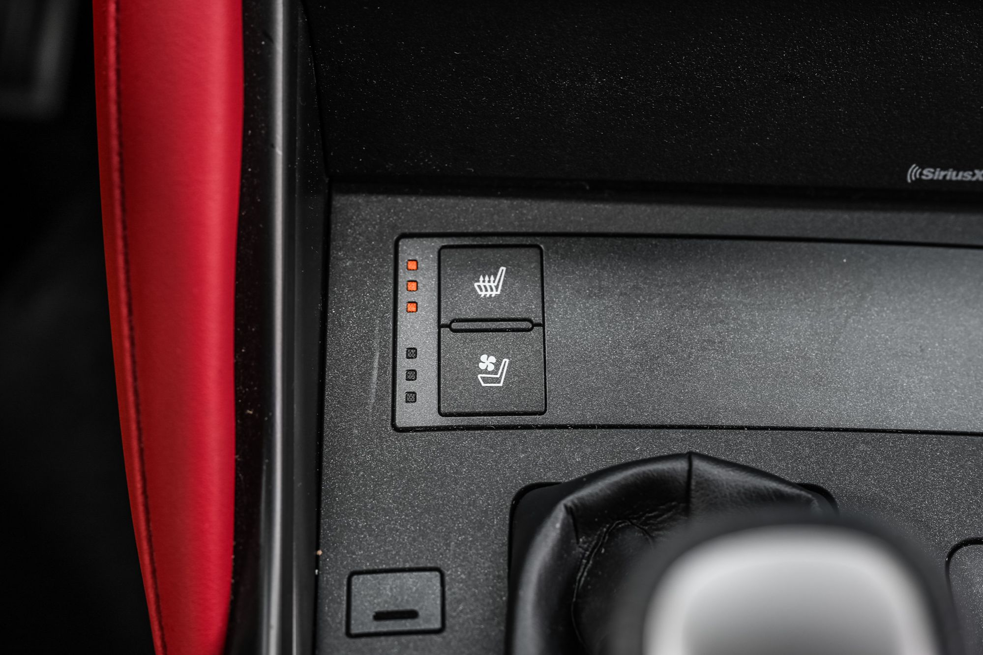 2022 Lexus IS in Dollard-des-Ormeaux, Quebec