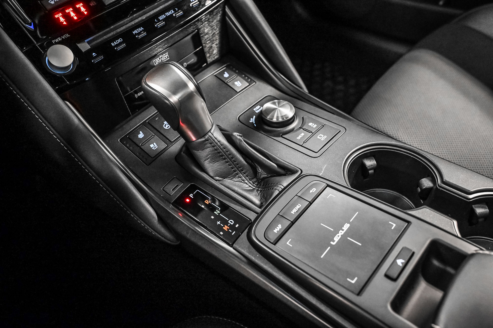 Lexus IS  2024