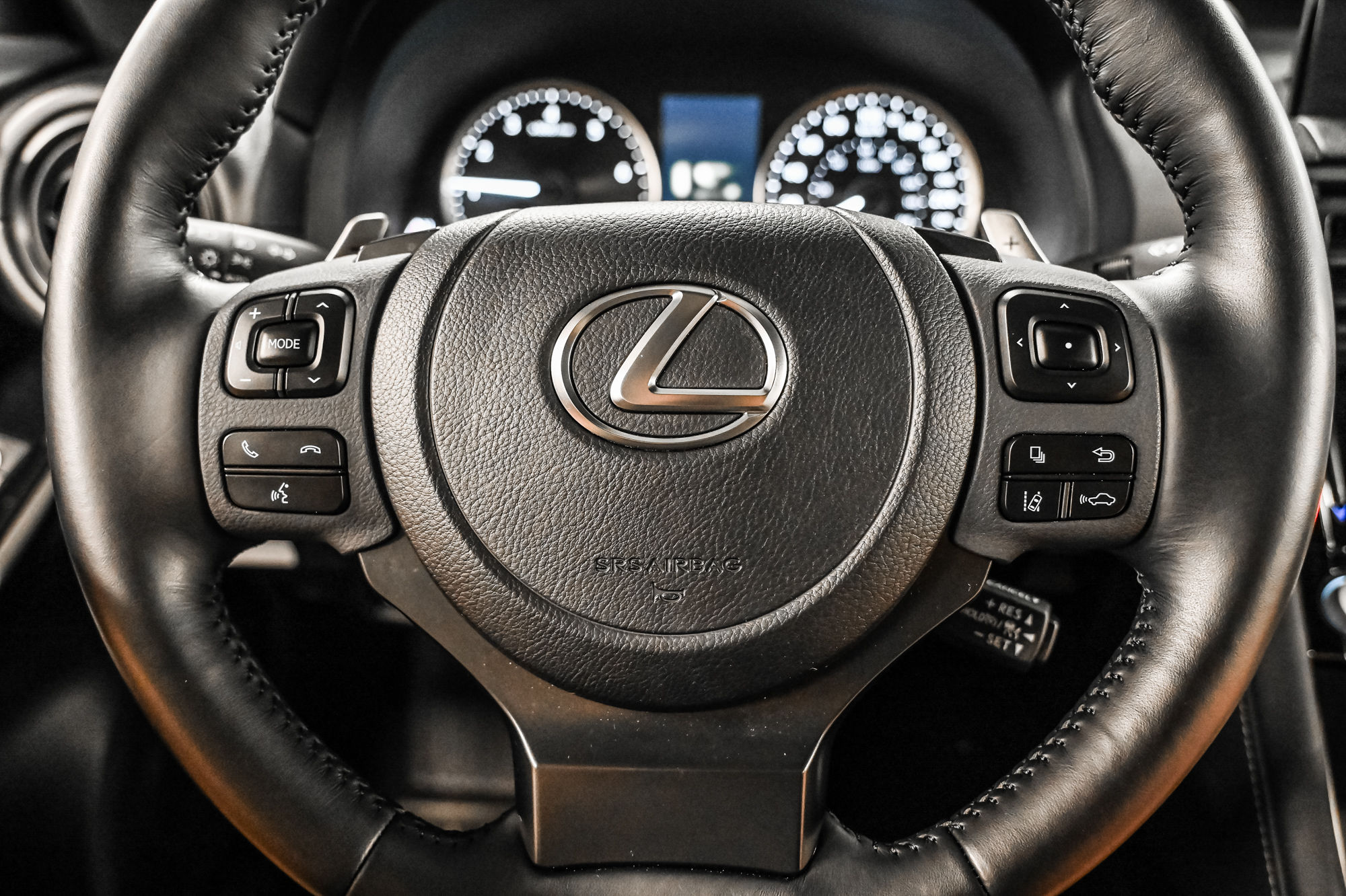 Lexus IS  2024