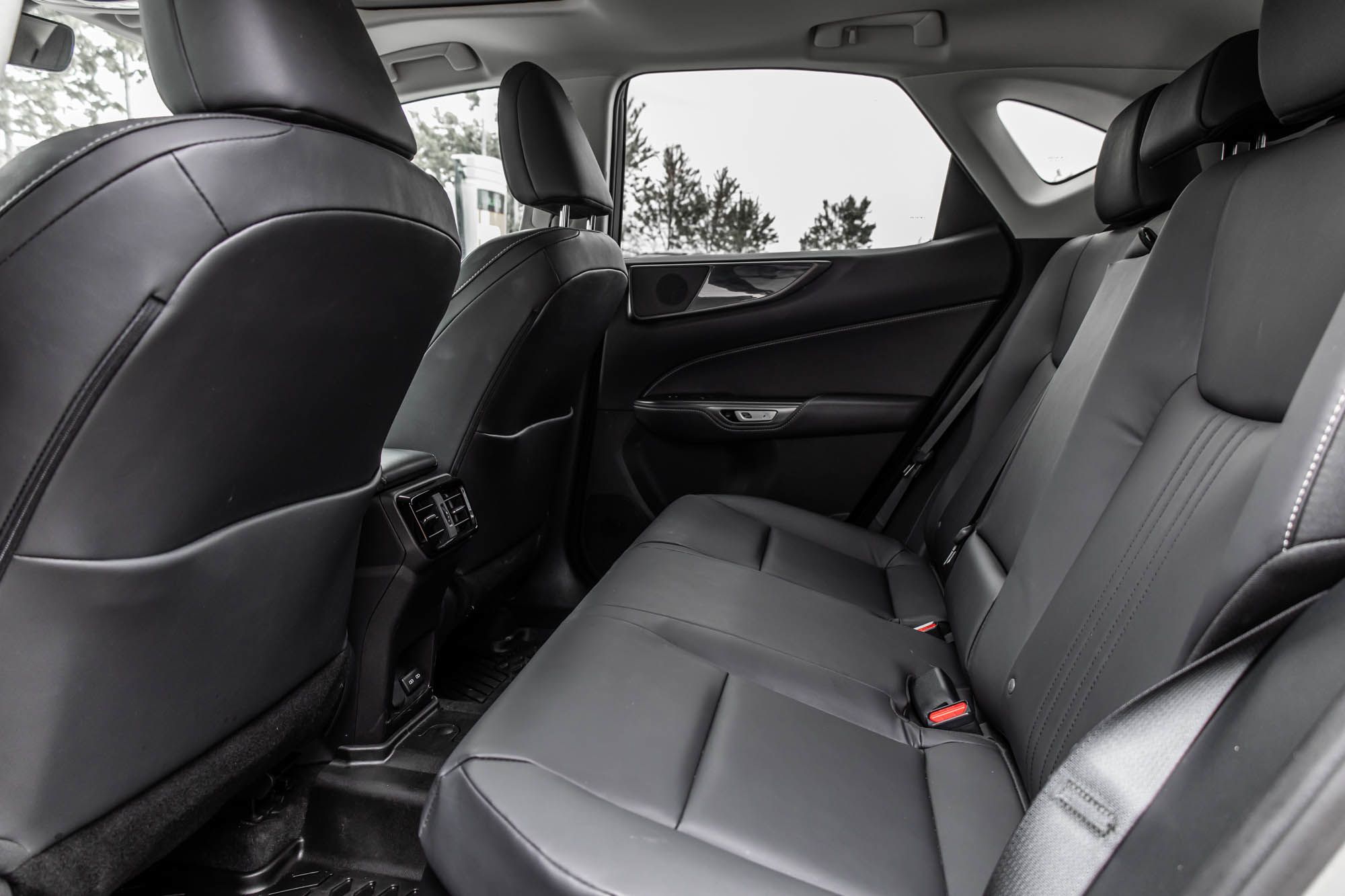 Lexus NXh  2023