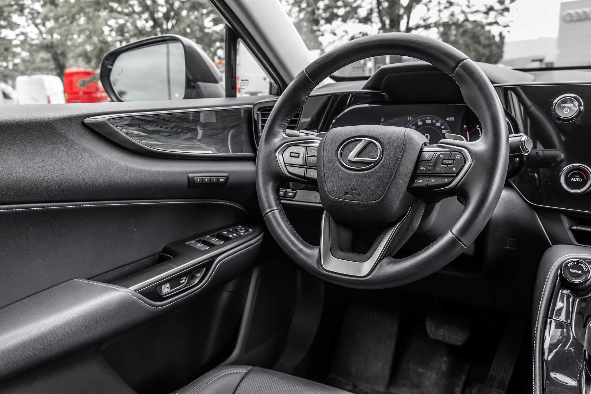 Lexus NXh  2023