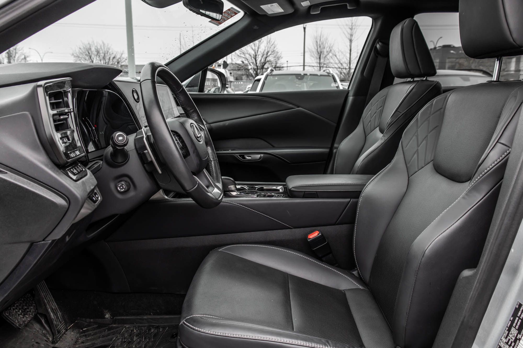 Lexus RX  2023 à Dollard-des-Ormeaux, Québec