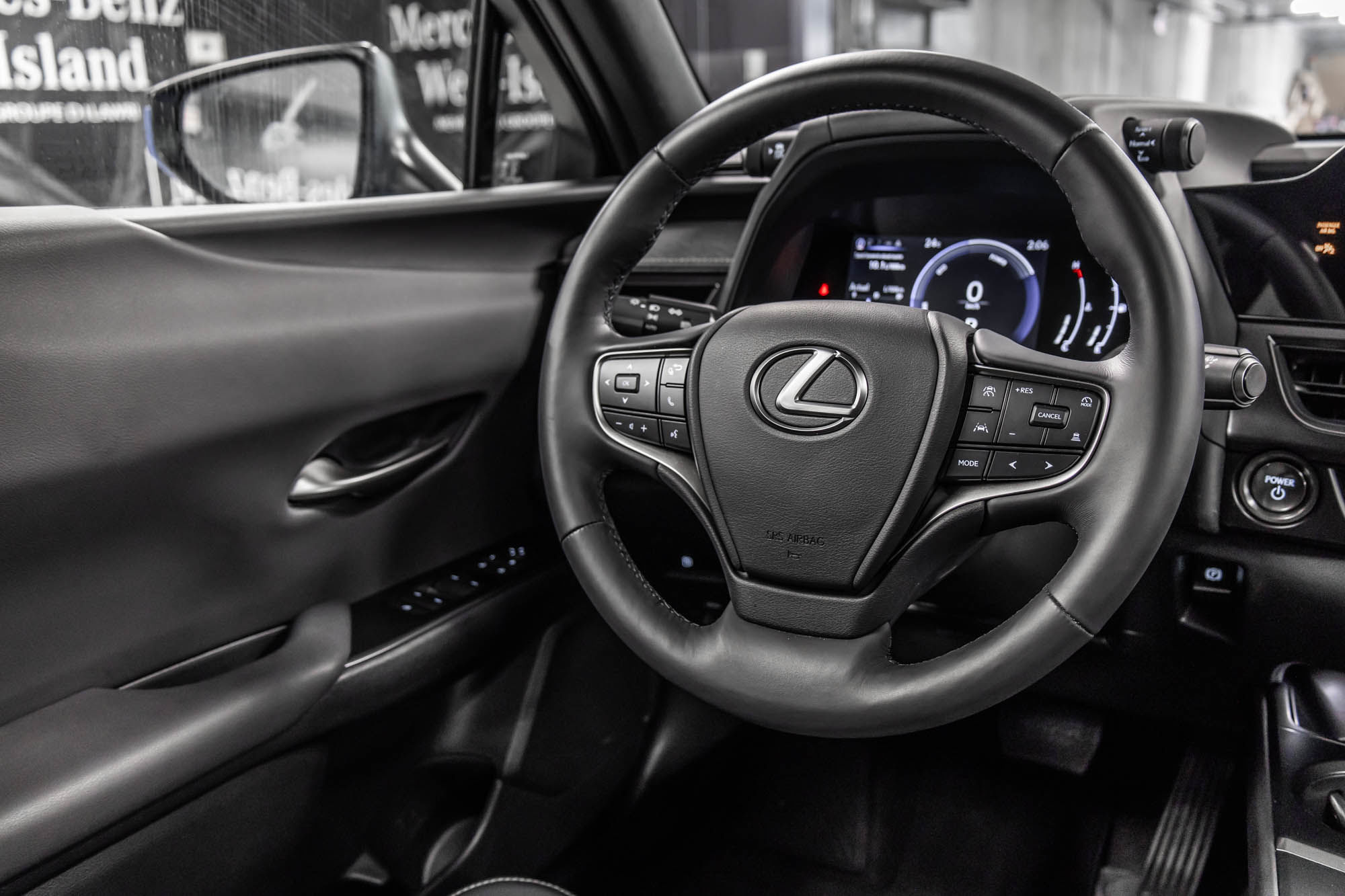 Lexus UXH  2025 à Dollard-des-Ormeaux, Québec