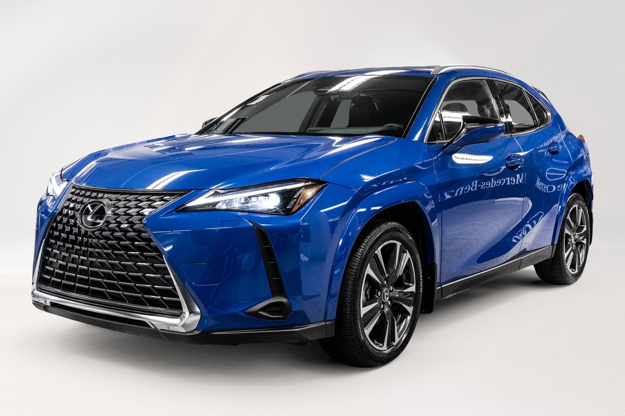 Lexus UXH  2025 à Dollard-des-Ormeaux, Québec