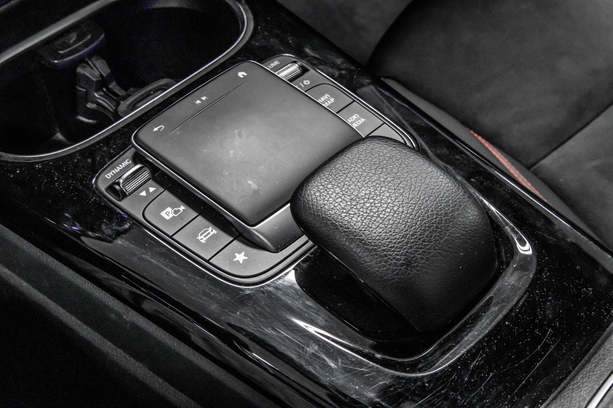 Mercedes-Benz A220  2022