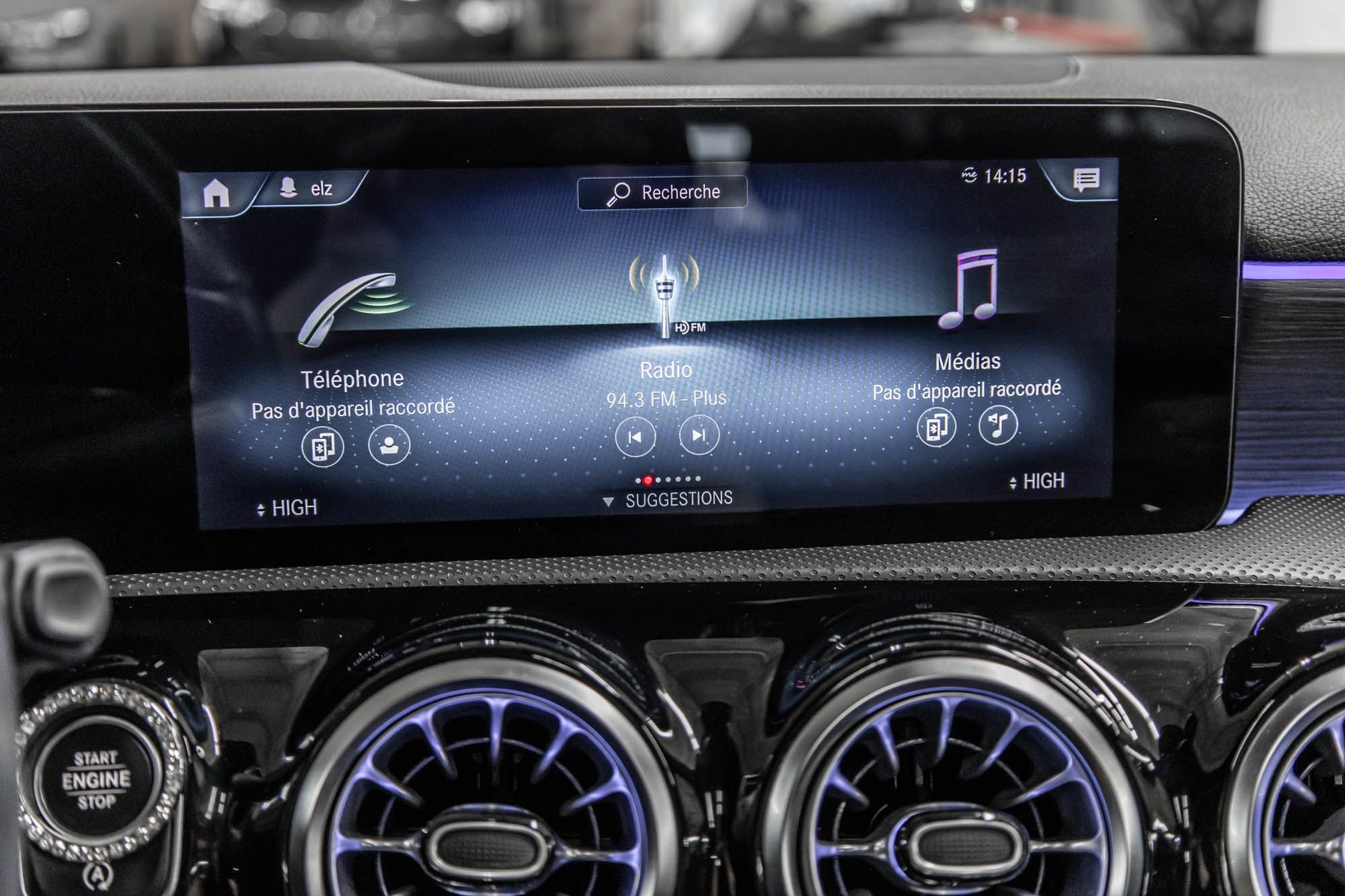 Mercedes-Benz A220  2022