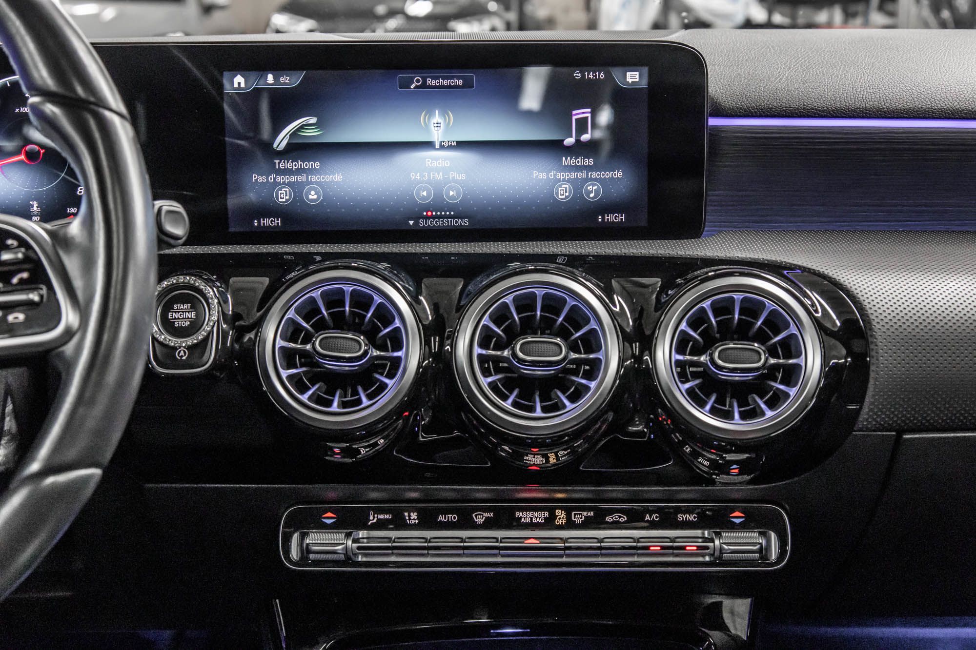 Mercedes-Benz A220  2022