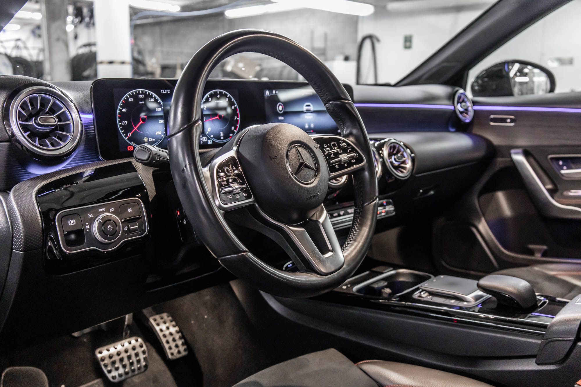 Mercedes-Benz A220  2022