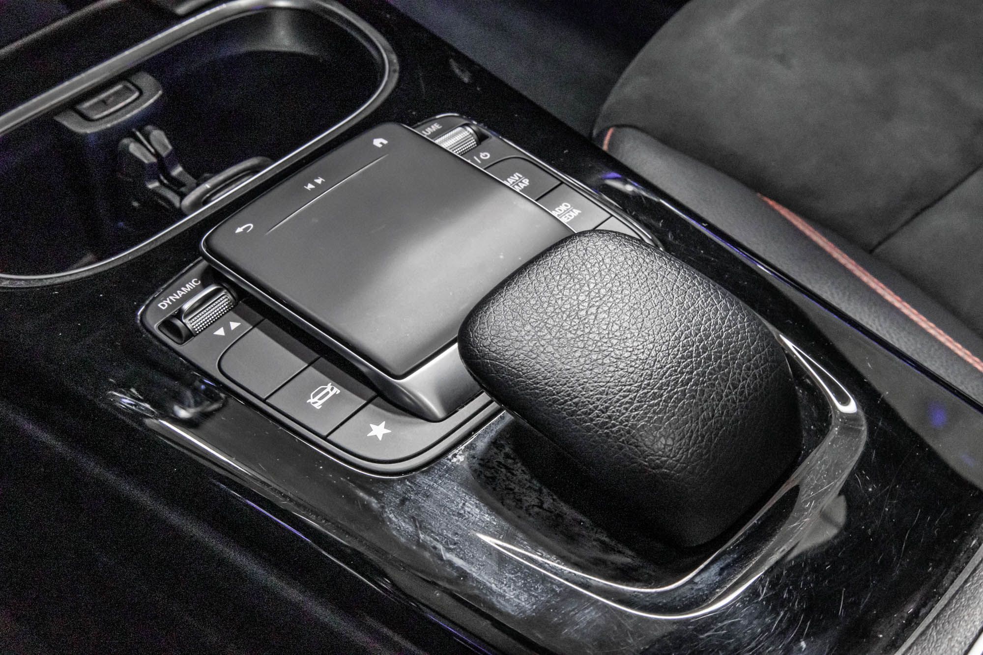 Mercedes-Benz A220  2022