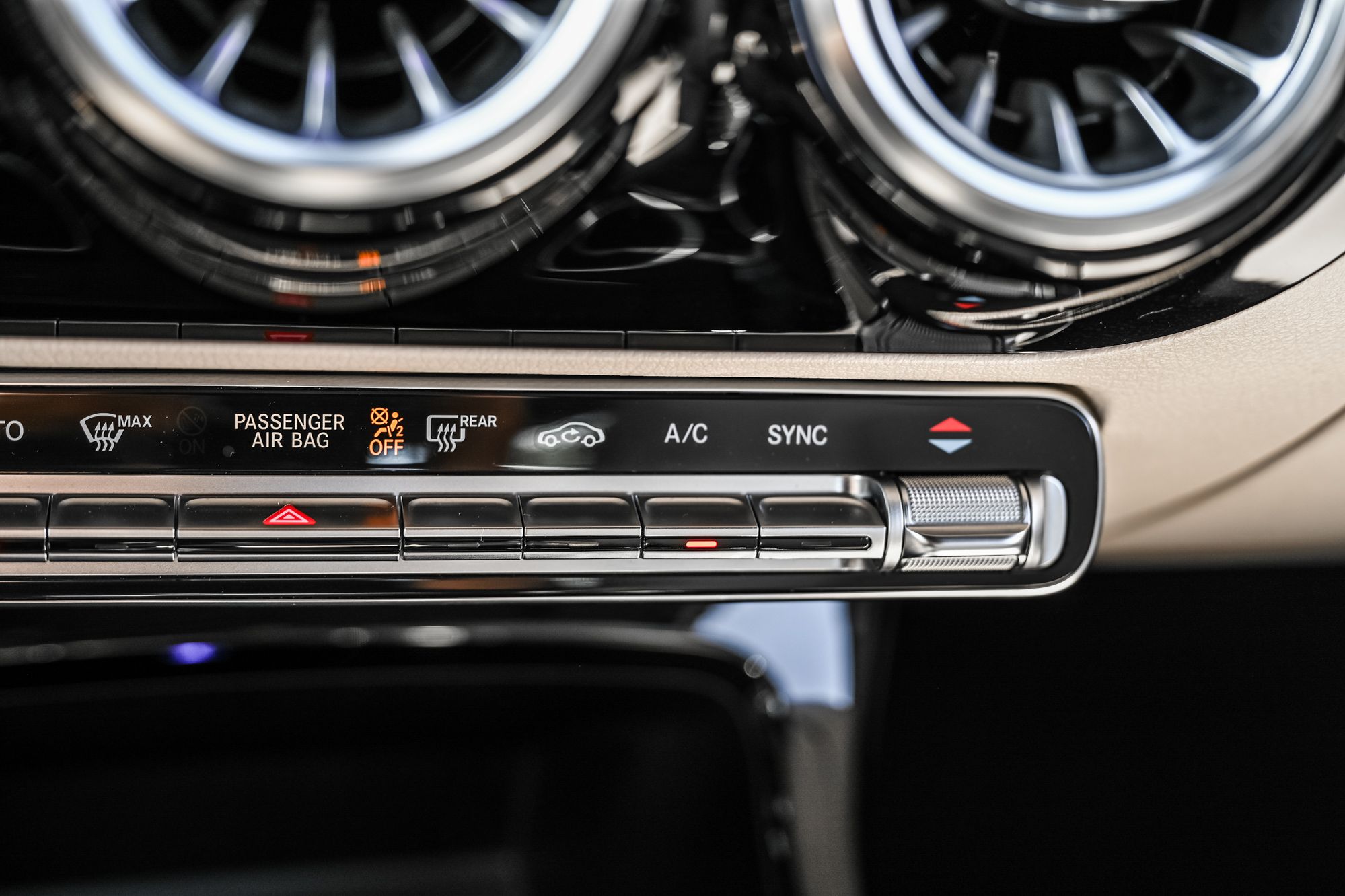 Mercedes-Benz A220  2022