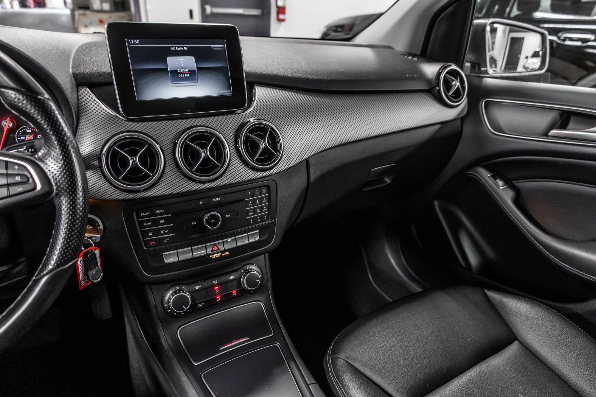 2015 Mercedes-Benz B250 in Dollard-des-Ormeaux, Quebec