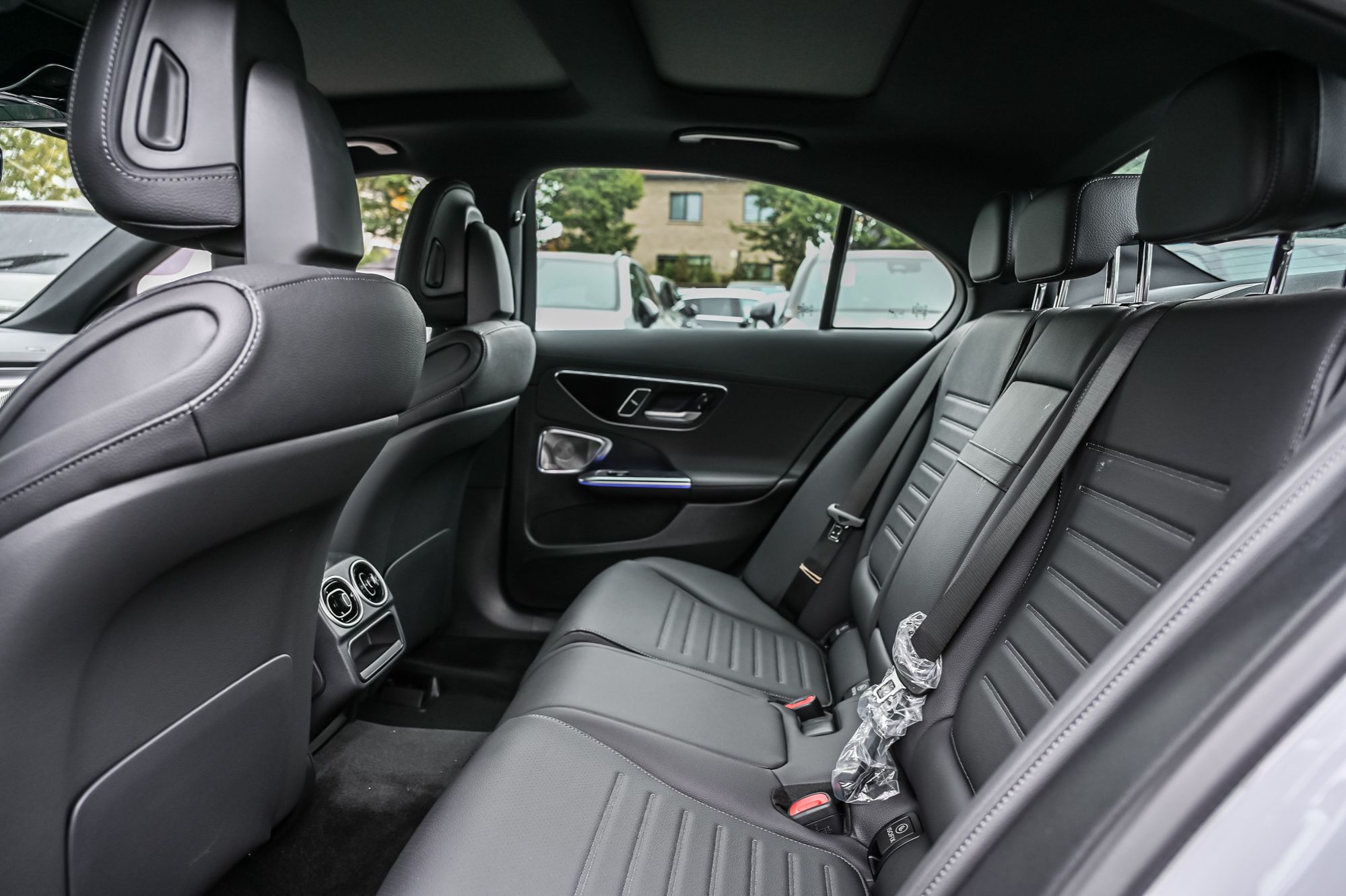 Mercedes-Benz C-Class  2026 à Dollard-des-Ormeaux, Québec