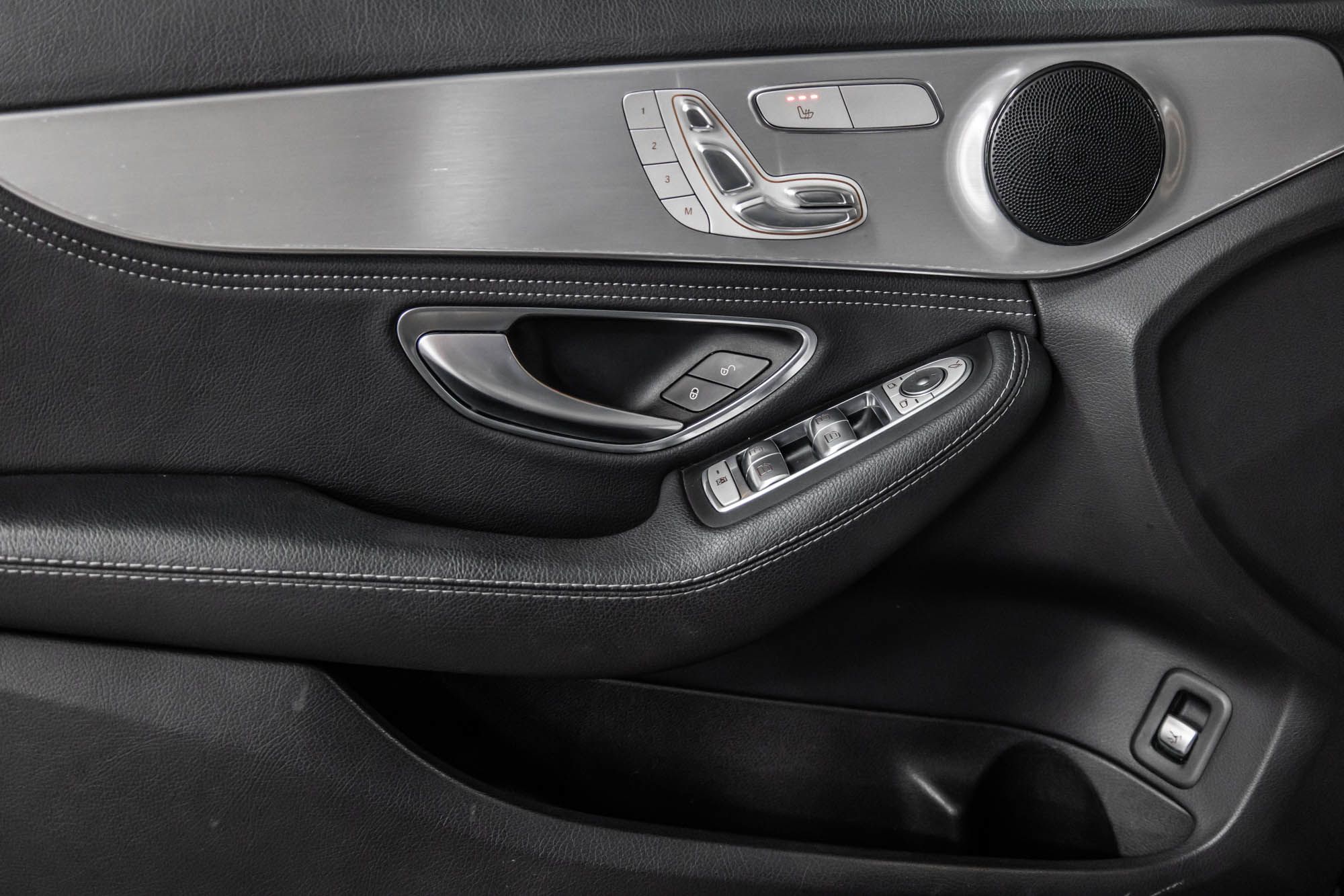 Mercedes-Benz C300  2016 à Dollard-des-Ormeaux, Québec