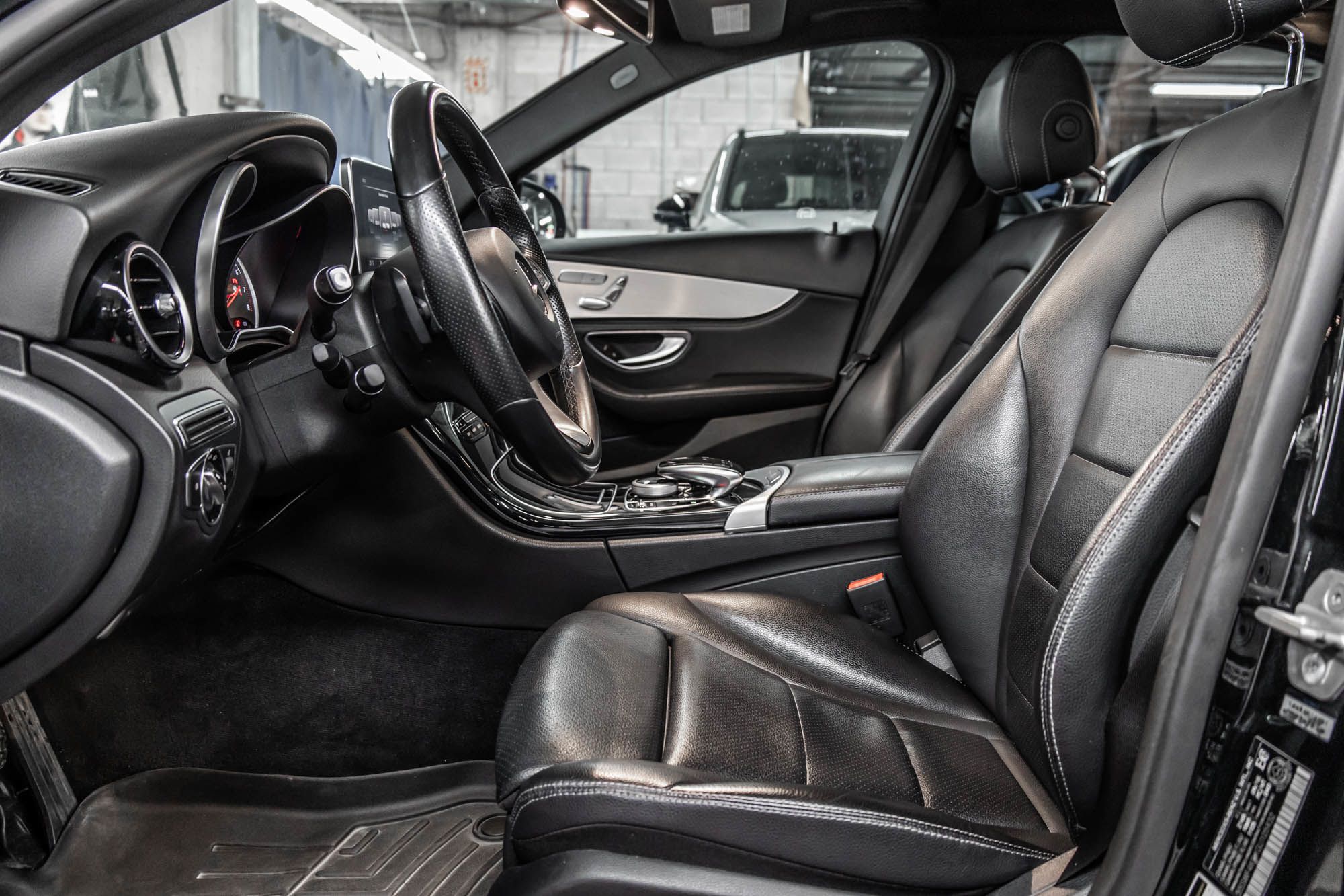 Mercedes-Benz C300  2016 à Dollard-des-Ormeaux, Québec